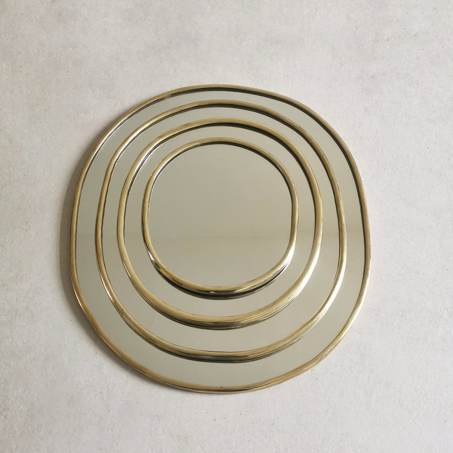 Ovaler Spiegel, Spiegel mit goldenem Messing Rahmen, Wandspiegel Oval, Handarbeit aus Marokko