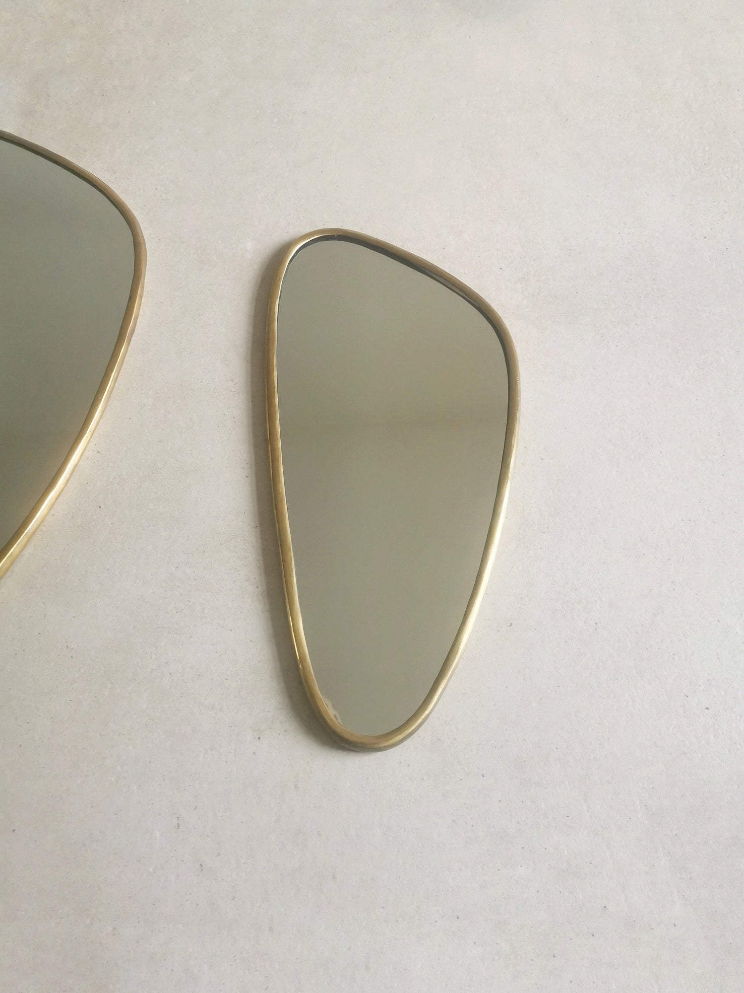 Nierenspiegel, Spiegel mit goldenem Messing Rahmen, Wandspiegel Vintage Stil , Handarbeit aus Marokko