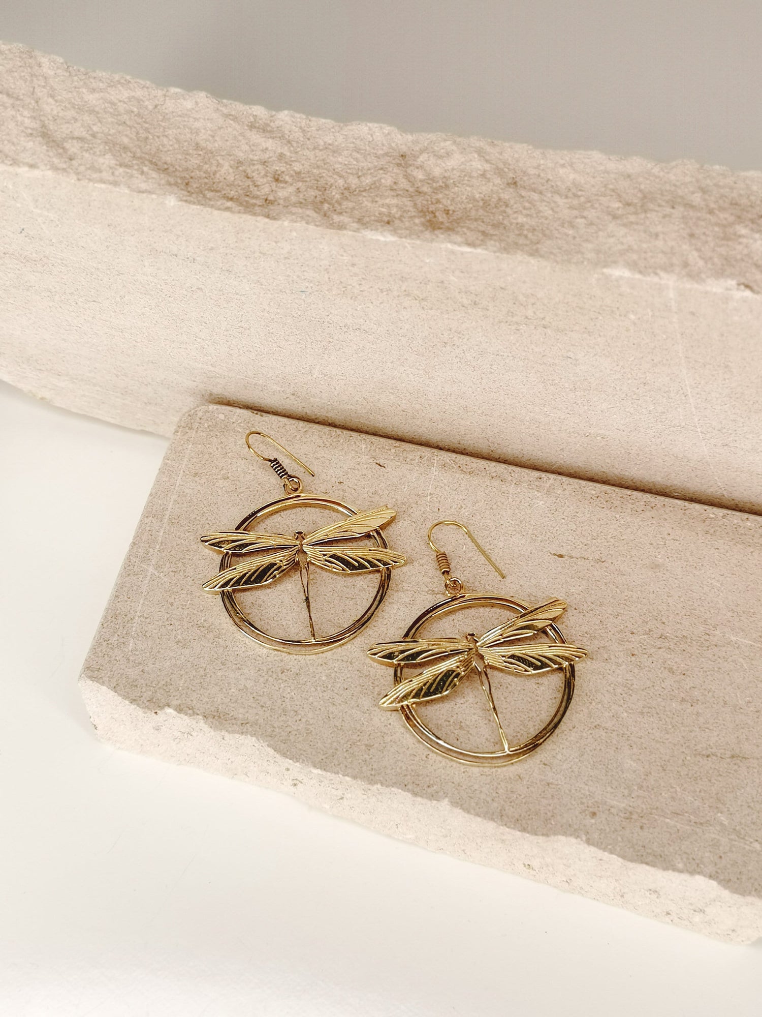 Boucles d'oreilles libellule en laiton doré, boucles d'oreilles libellule, boucles d'oreilles libellule en laiton