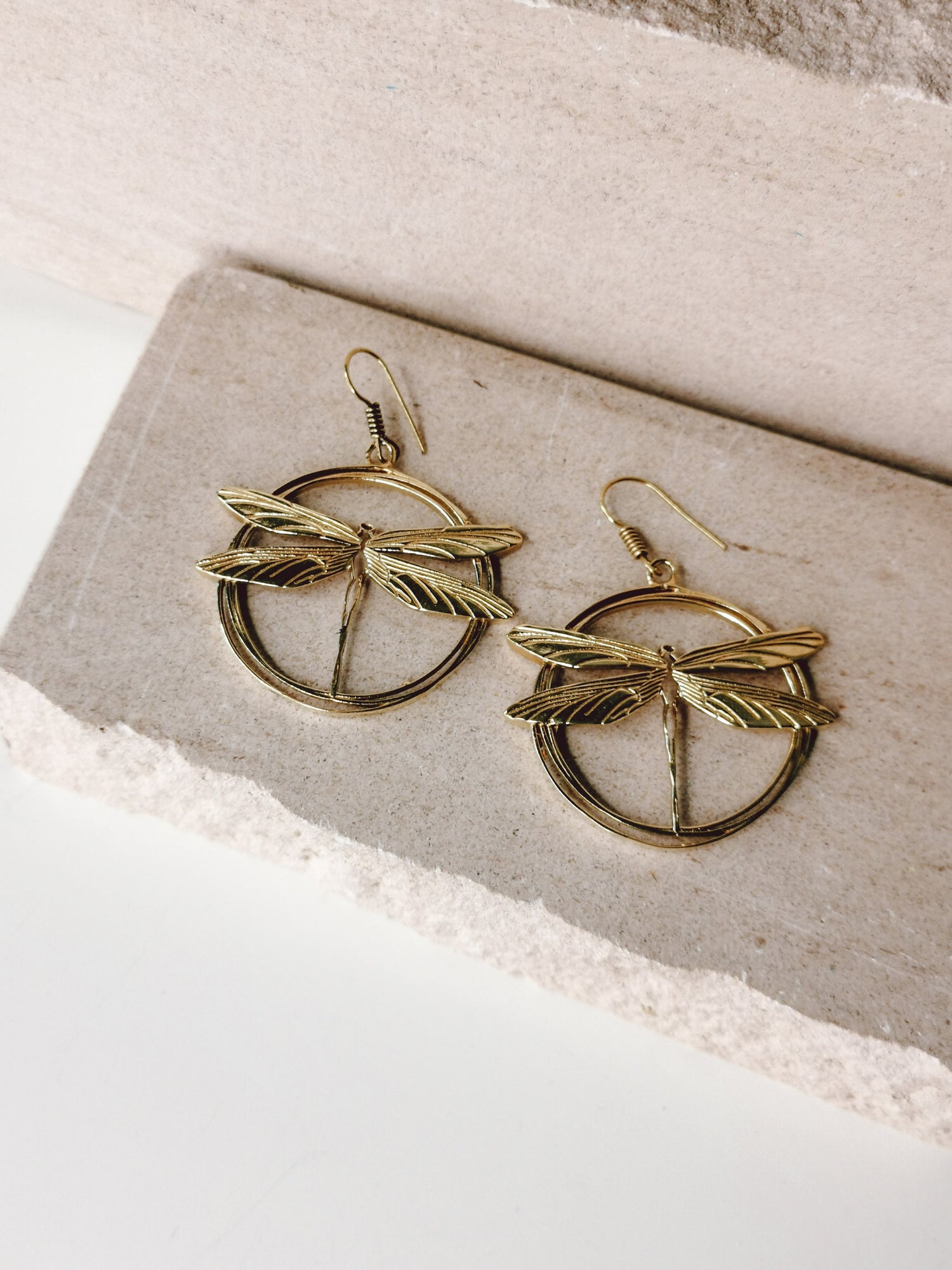 Boucles d'oreilles libellule en laiton doré, boucles d'oreilles libellule, boucles d'oreilles libellule en laiton