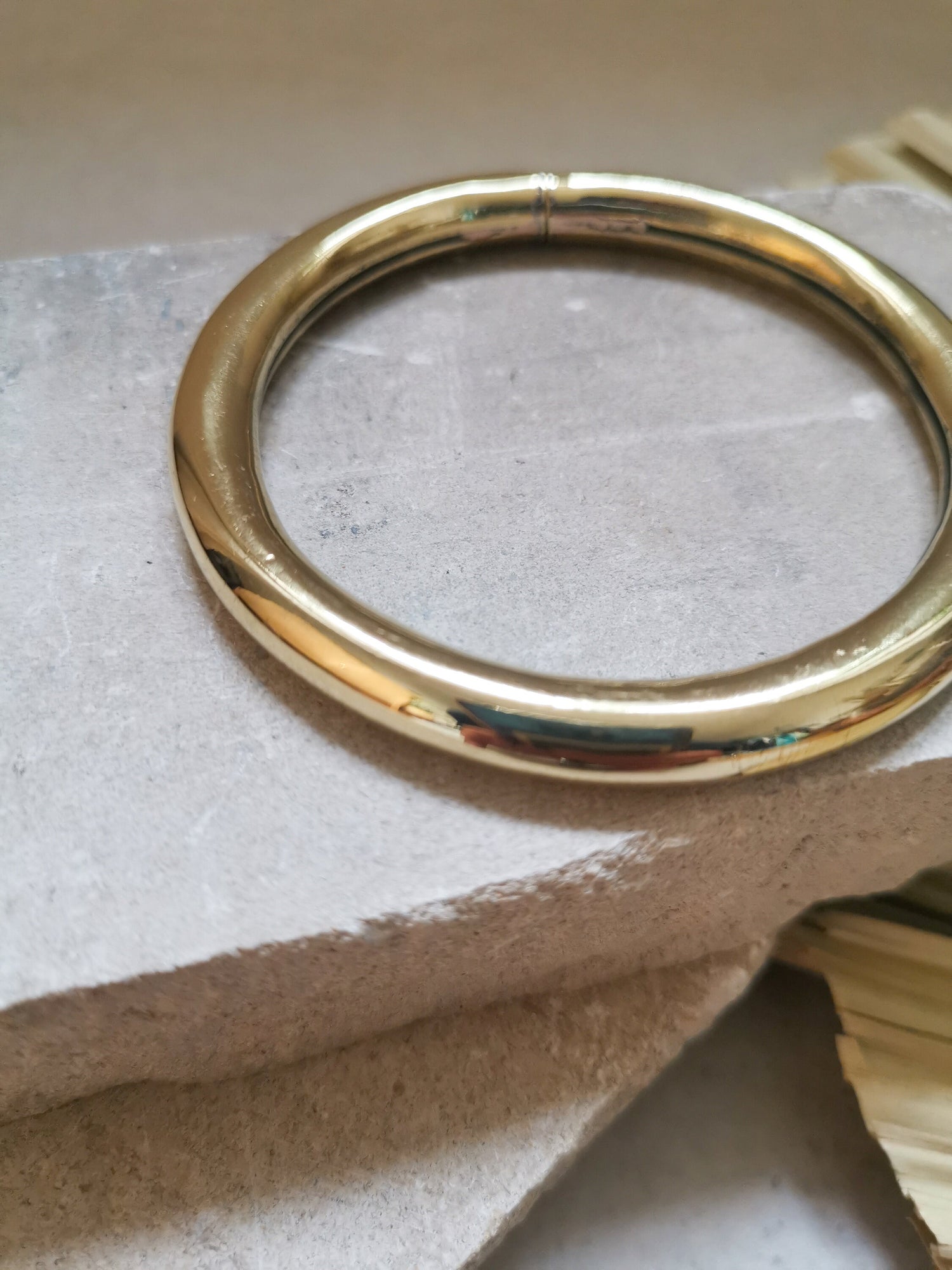 Bracelet en laiton doré, bracelet tendance, bracelet large, bracelet tribal doré, bracelet simple minimaliste