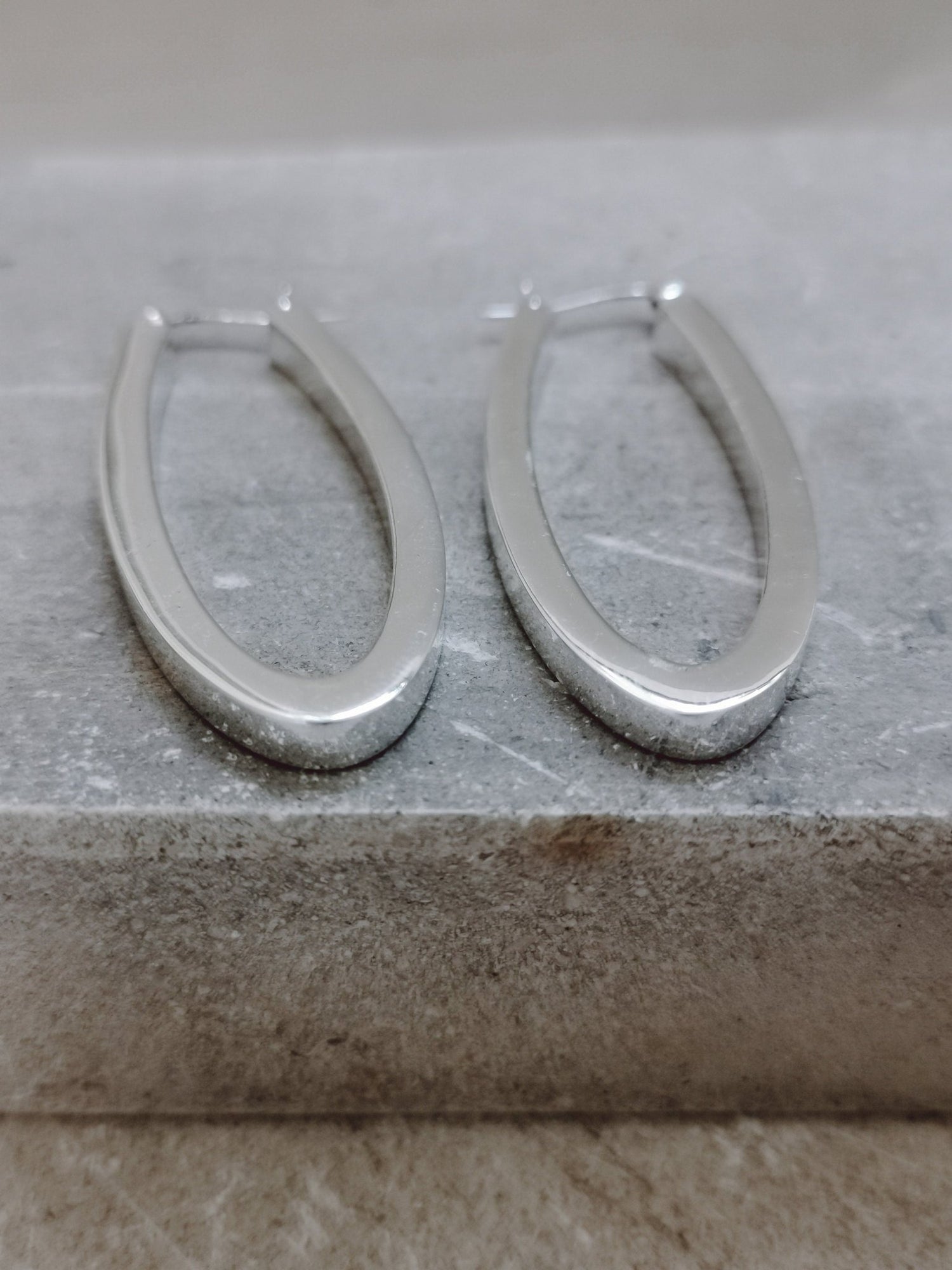 Massive ovale Creolen Silber 925, Minimalistische Ohrringe, breite statement Sterling Silber Ohrringe - CocosyBerlin