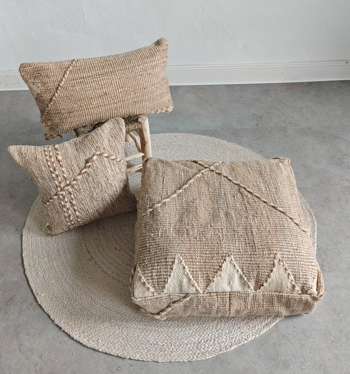 Pouf & Kissenhülle aus Marokko, Beige Creme, Boho Kissen und Bodenkissen, Handmade - CocosyBerlin