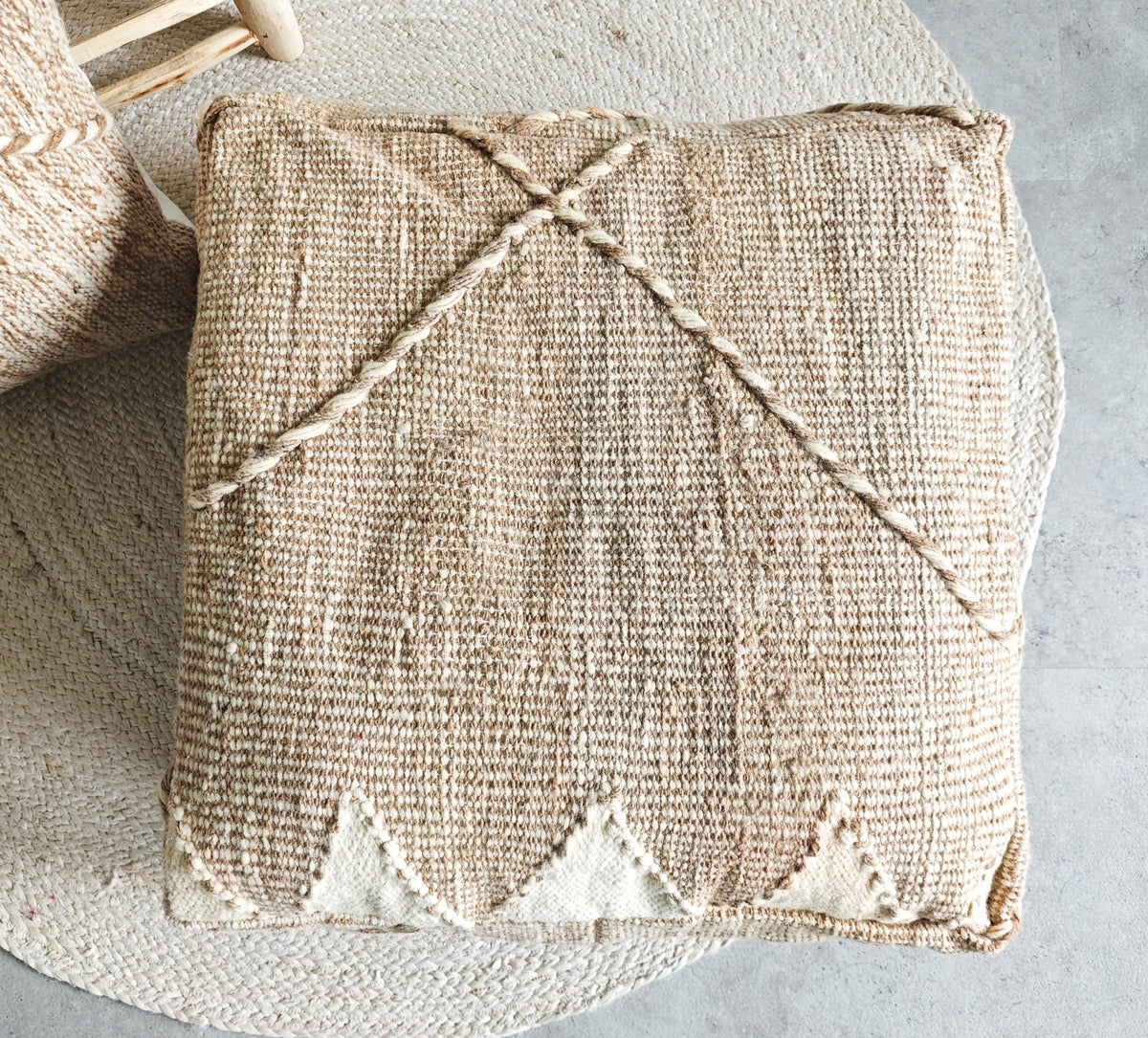 Pouf & Kissenhülle aus Marokko, Beige Creme, Boho Kissen und Bodenkissen, Handmade - CocosyBerlin