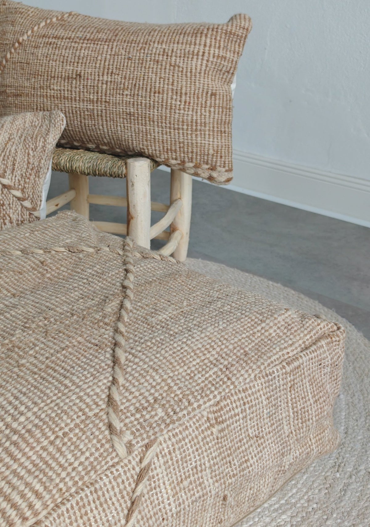Pouf & Kissenhülle aus Marokko, Beige Creme, Boho Kissen und Bodenkissen, Handmade - CocosyBerlin