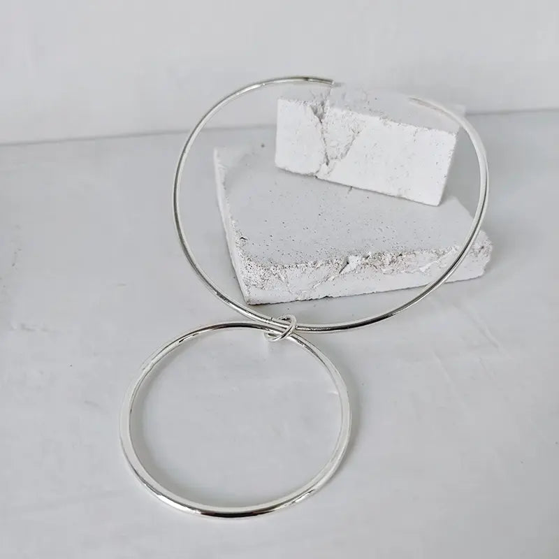 Silberner Choker 925 mit eingehängtem Ring, minimalistisches Design