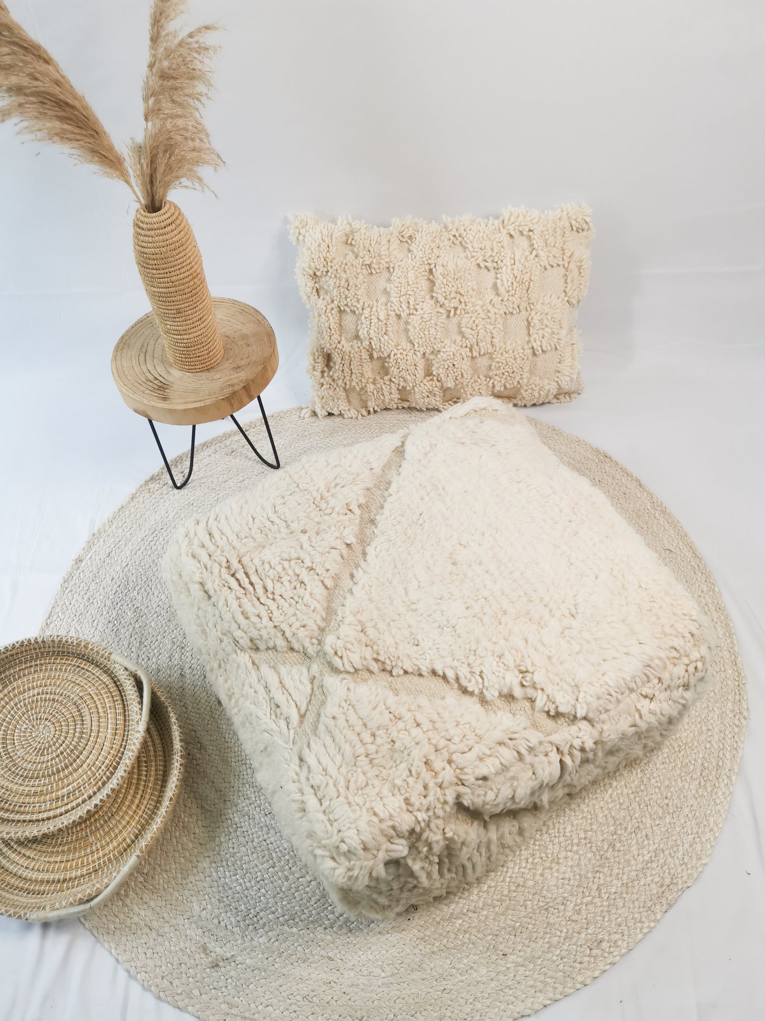 Moroccan pouf, Berber floor cushion, wool seat cushion, vintage cushion, boho seat cushion Marrakech, Beni Ourain