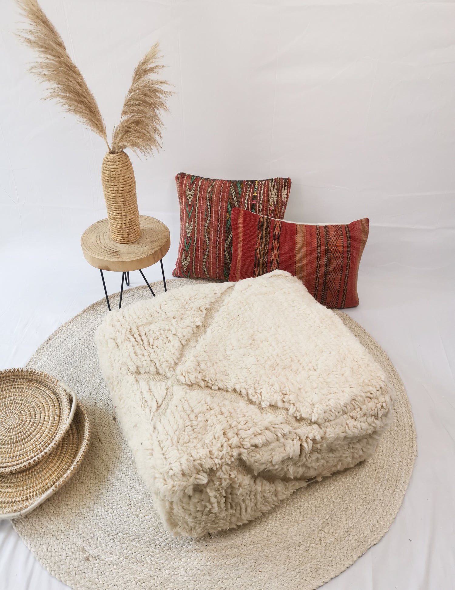 Moroccan pouf, Berber floor cushion, wool seat cushion, vintage cushion, boho seat cushion Marrakech, Beni Ourain