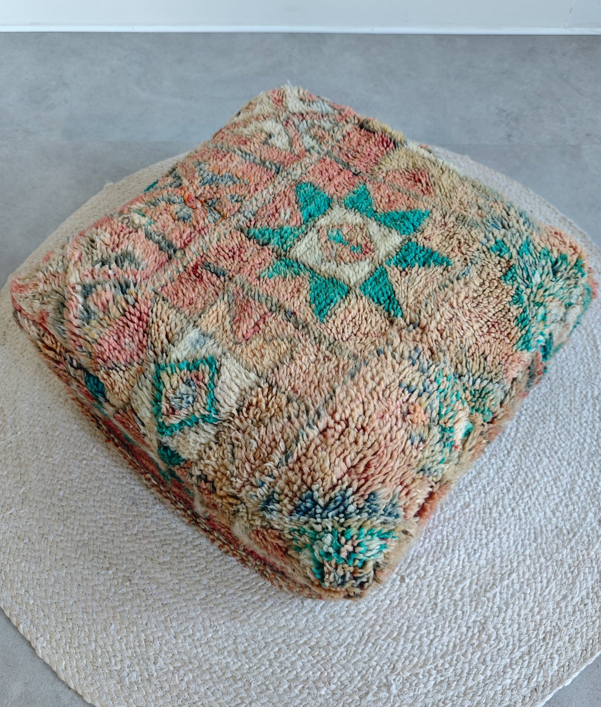 Marokkanischer Vintage Pouf, Bodenkissen Beni Ourain, Boho Meditationskissen - CocosyBerlin