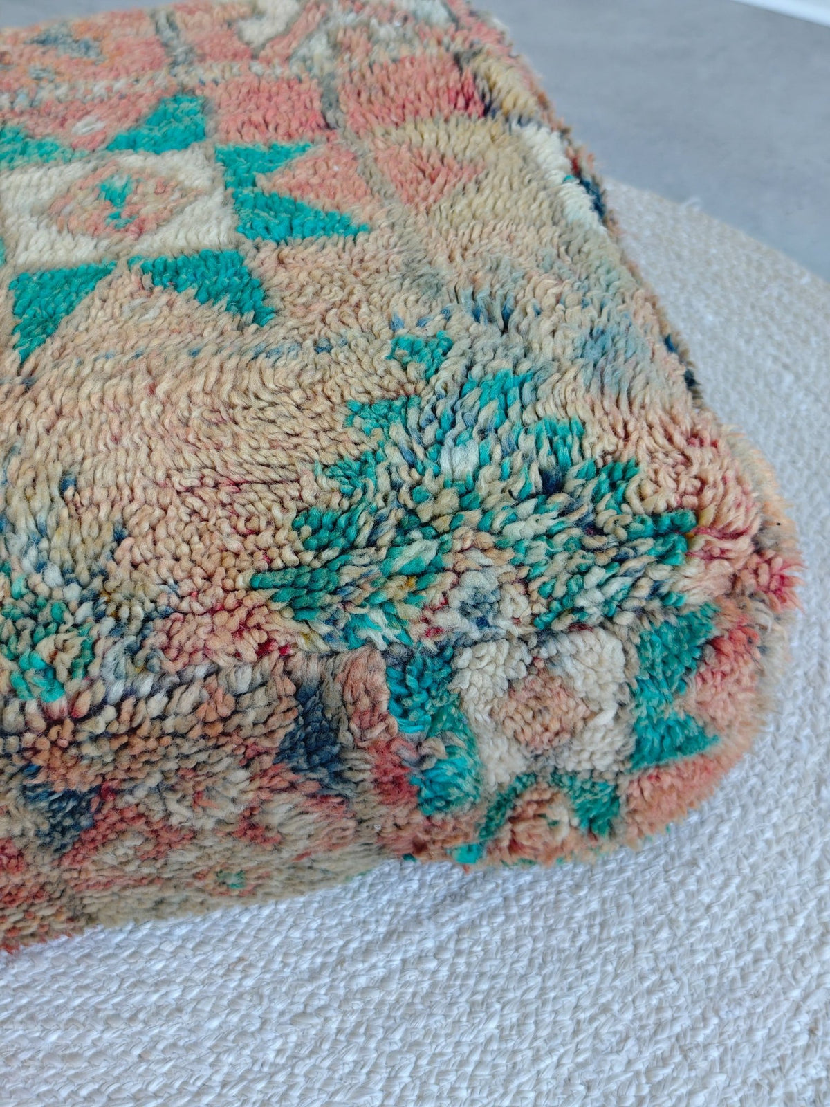 Marokkanischer Vintage Pouf, Bodenkissen Beni Ourain, Boho Meditationskissen - CocosyBerlin
