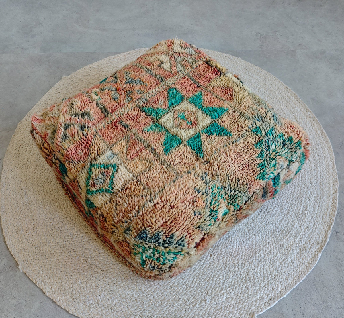 Marokkanischer Vintage Pouf, Bodenkissen Beni Ourain, Boho Meditationskissen - CocosyBerlin
