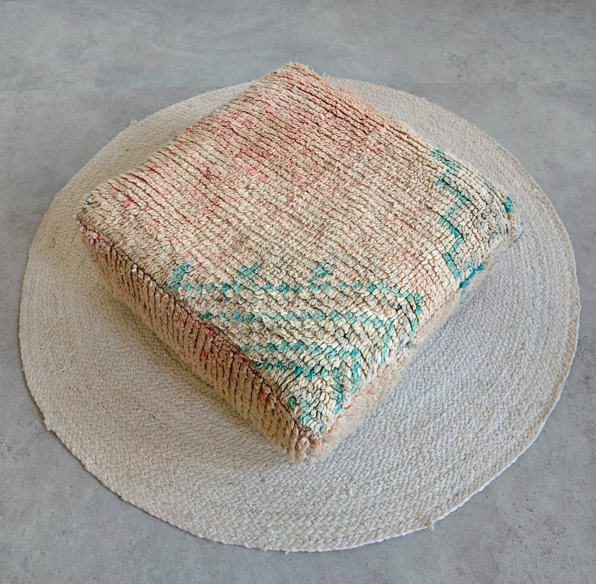 Vintage Pouf aus Marokko, Bodenkissen quadratisch, Meditationskissen, Handarbeit - CocosyBerlin
