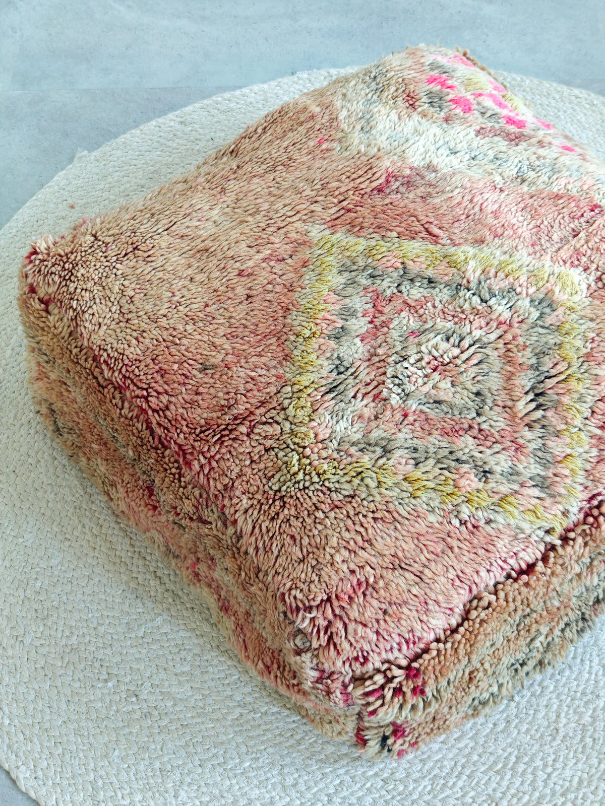 Vintage Berber Pouf aus Marokko, Beni Ourain Bodenkissen, Meditationskissen, Handarbeit