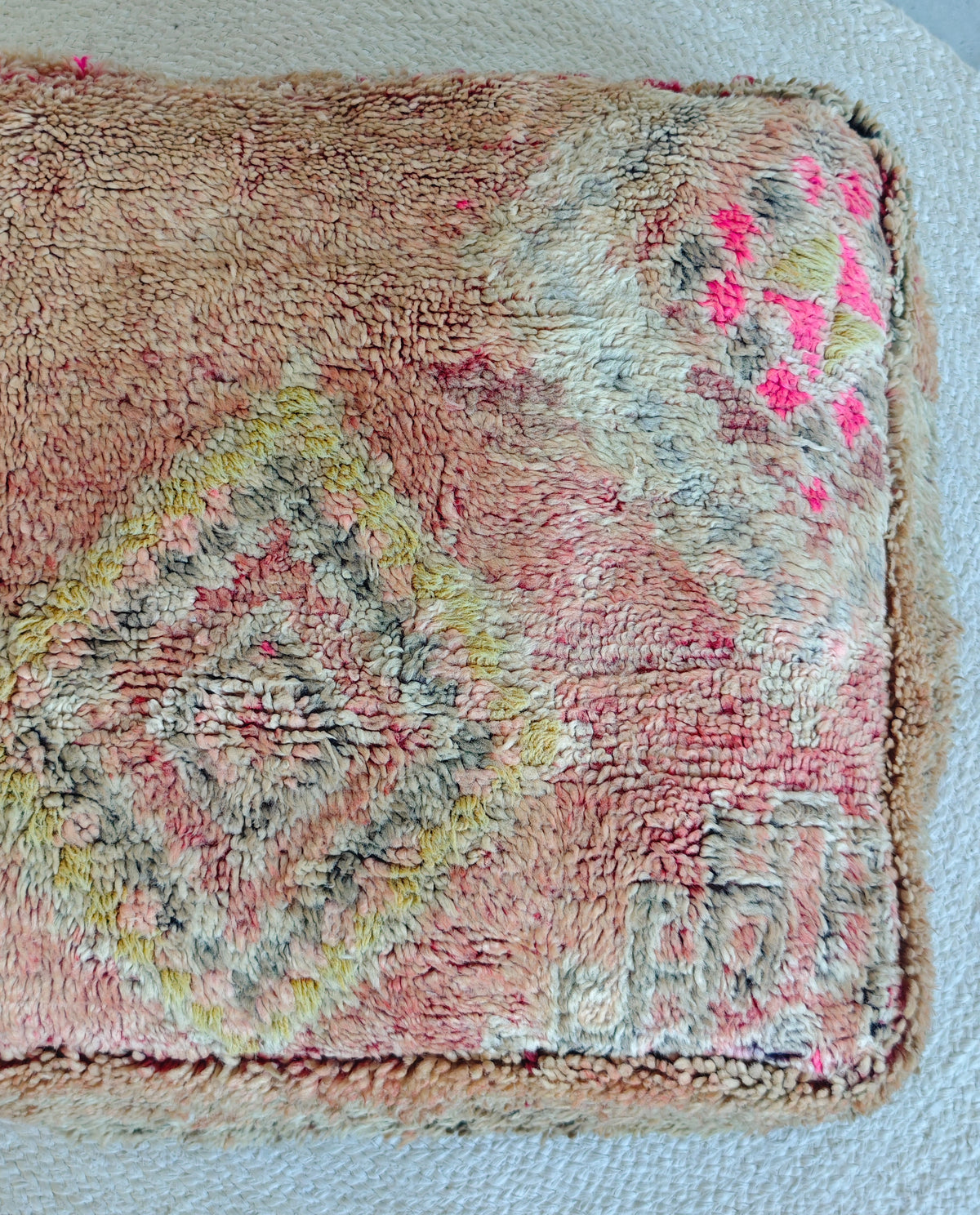 Vintage Berber Pouf aus Marokko, Beni Ourain Bodenkissen, Meditationskissen, Handarbeit
