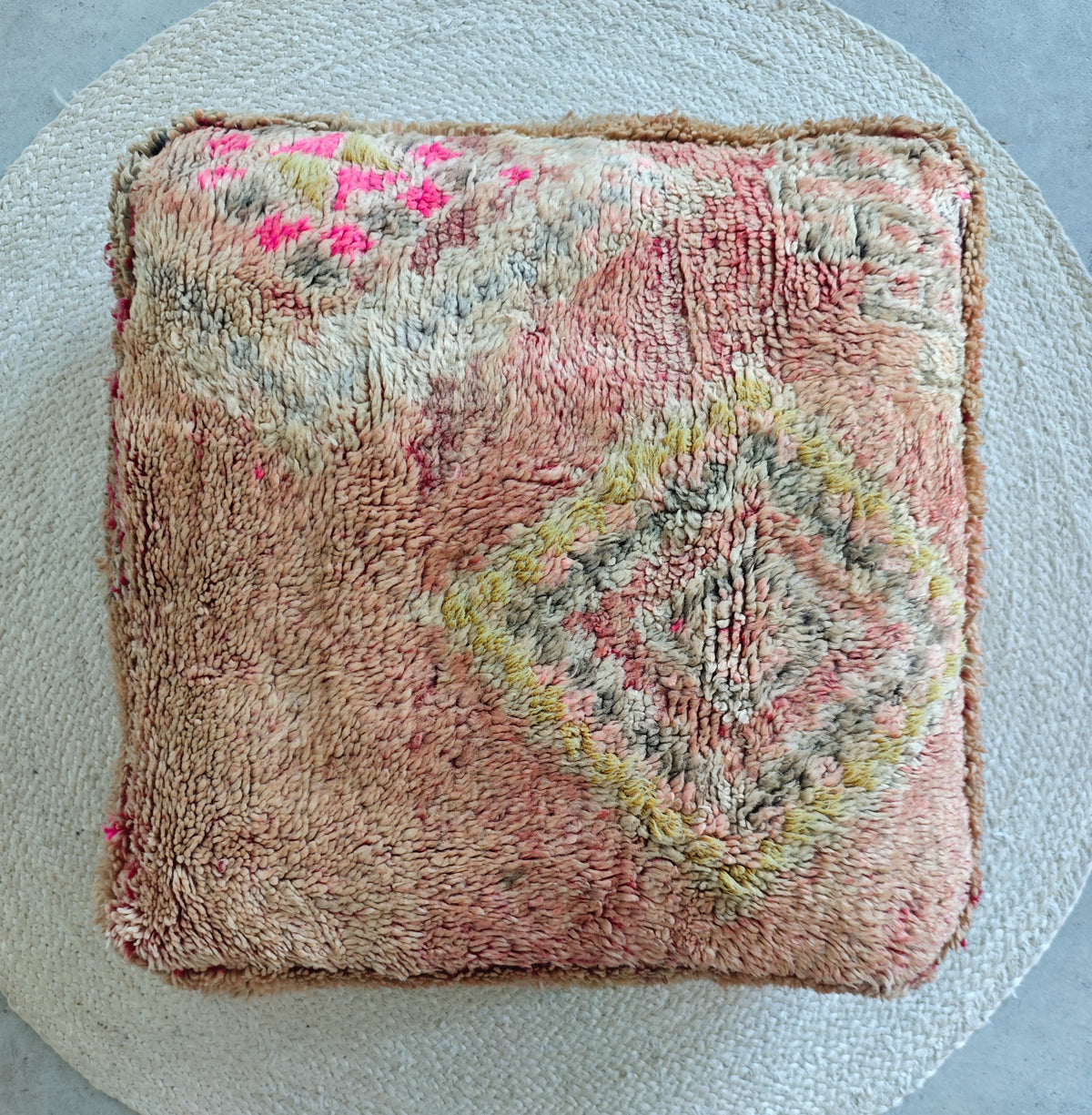 Vintage Berber Pouf aus Marokko, Beni Ourain Bodenkissen, Meditationskissen, Handarbeit