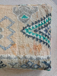 Marokkanischer Vintage Pouf, Bodenkissen Beni Ourain, Meditationskissen, Hundebett - CocosyBerlin