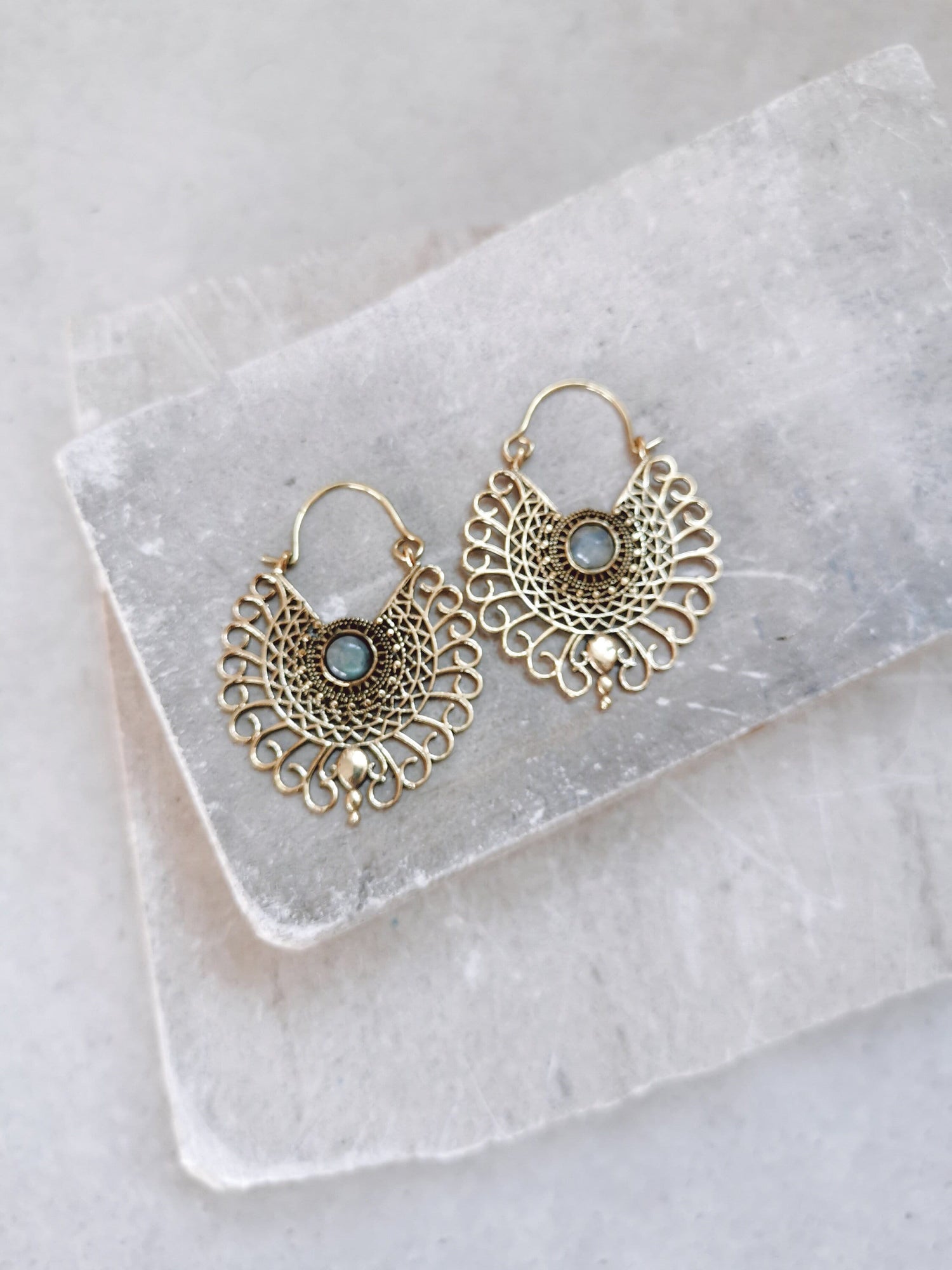 Boucles d'oreilles bohèmes avec pierres de labradorite, boucles d'oreilles mandala, boucles d'oreilles d'été festival labradorite