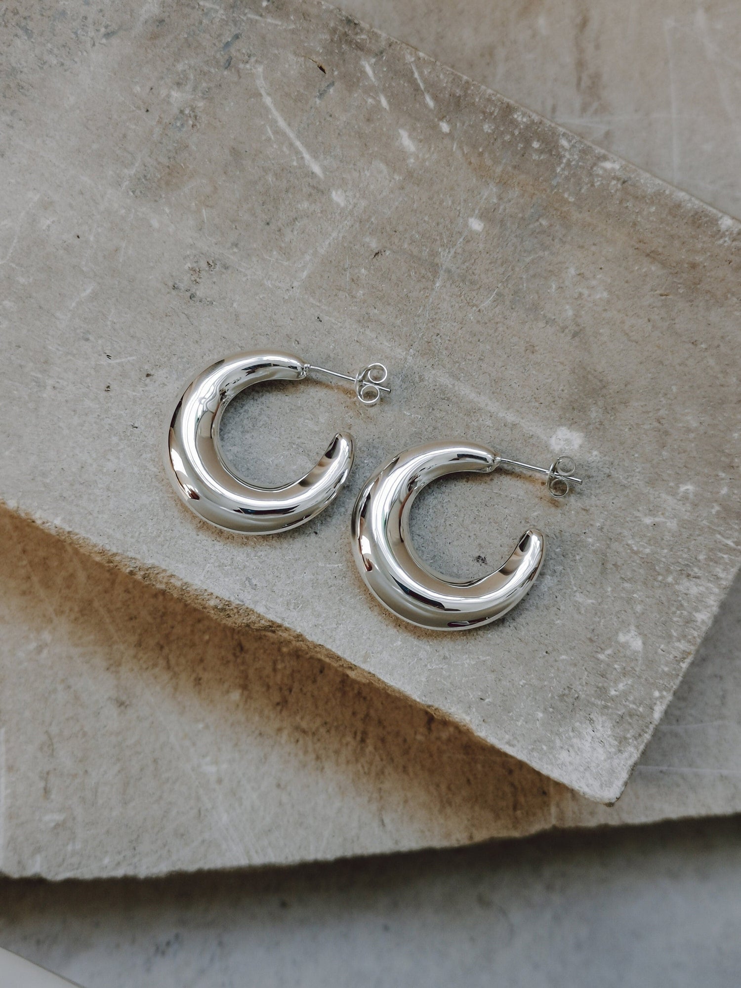 Wide small hoop earrings made of 925 silver, half moon chunky hoop earrings 15 mm, sterling silver open ear studs