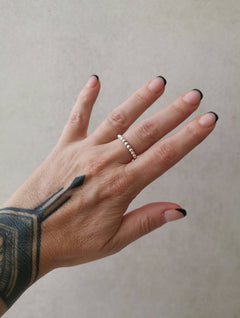 Bubble Ring, dünner feiner Perlenring aus 925 Silber - CocosyBerlin
