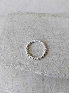 Bubble Ring, dünner feiner Perlenring aus 925 Silber - CocosyBerlin