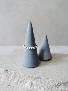 Bubble Ring, dünner feiner Perlenring aus 925 Silber - CocosyBerlin