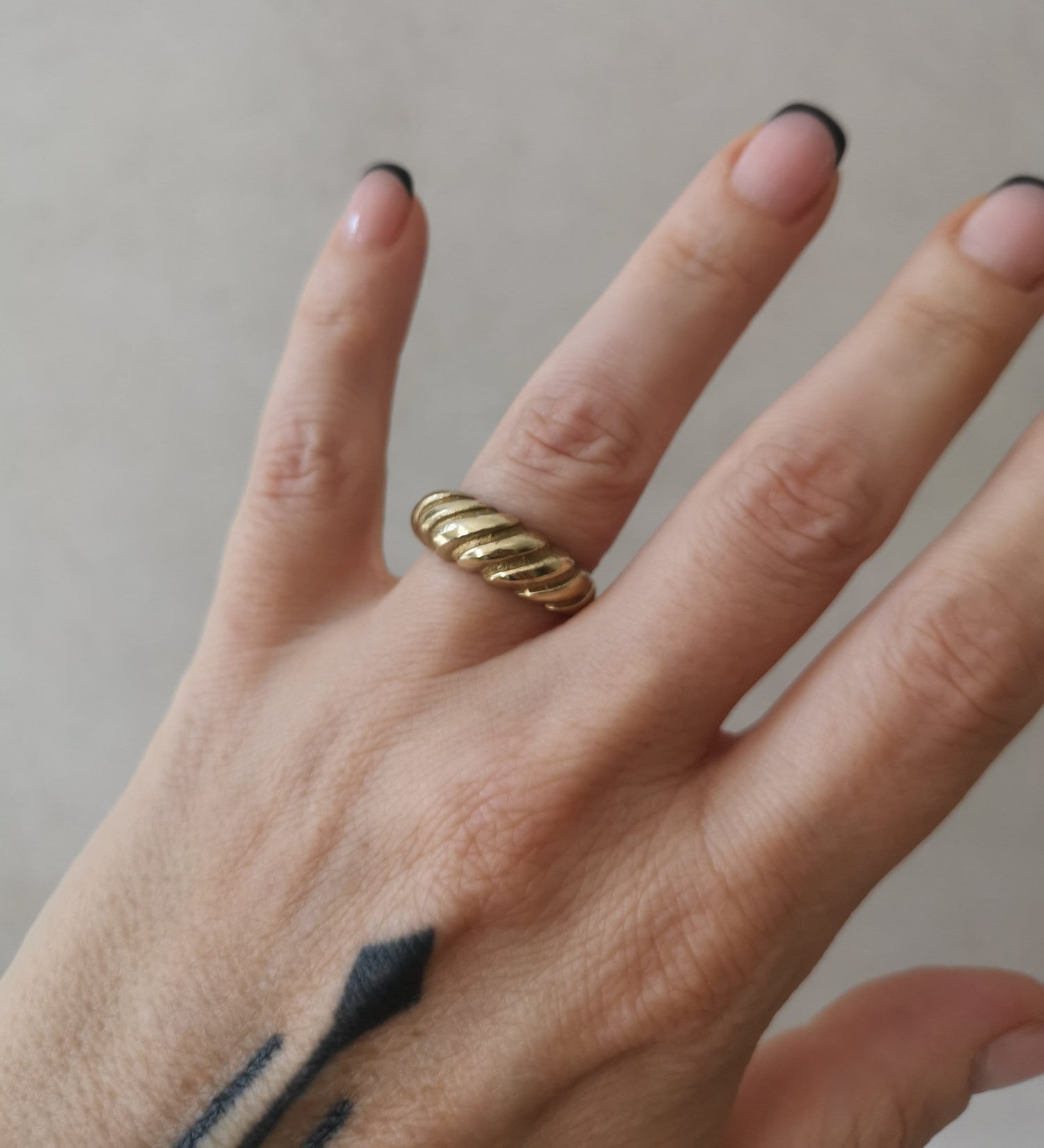 Bague croissant en laiton doré, Bague torsadée, Bague dôme en or