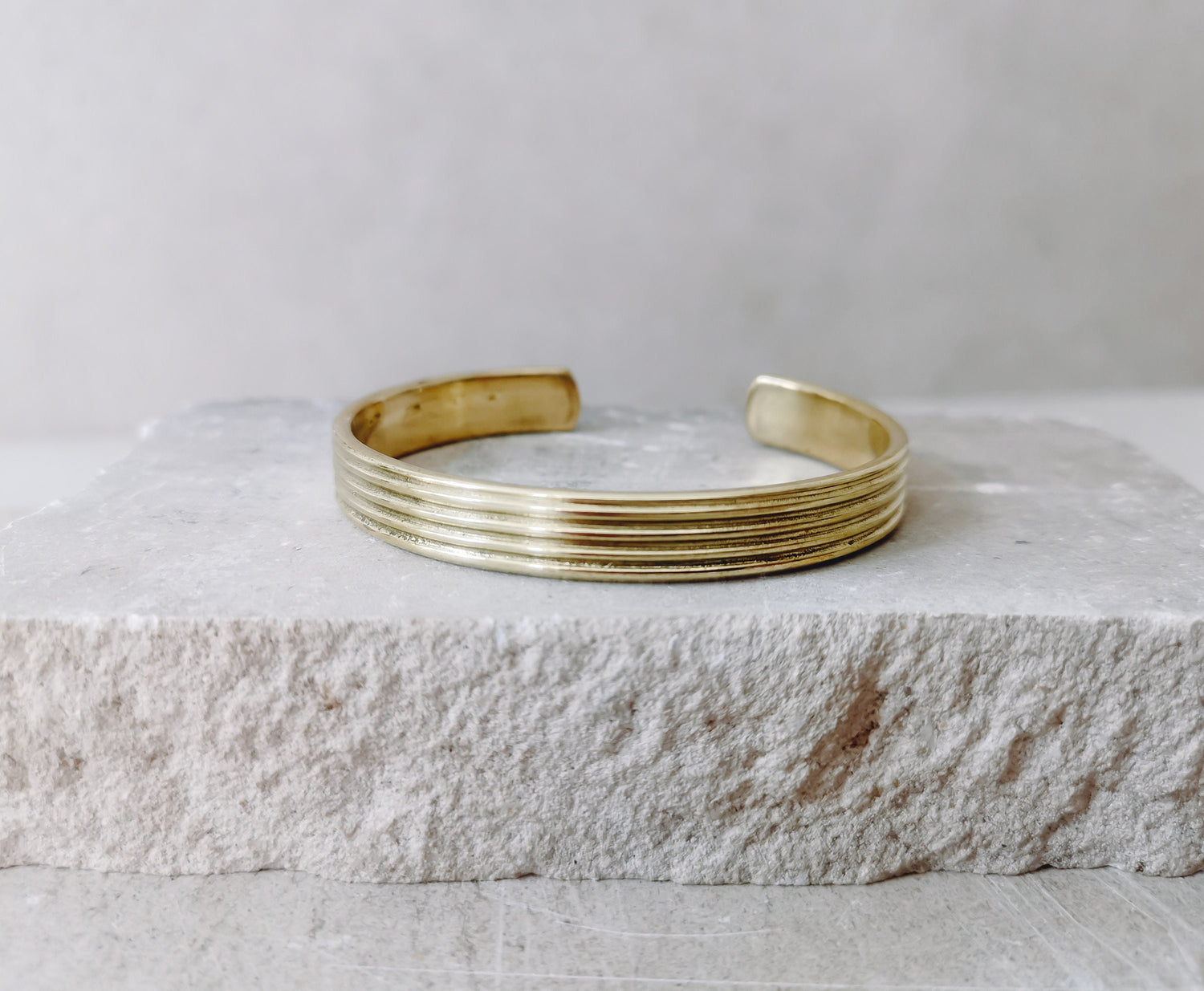 Bracelet large en laiton doré, réglable, bracelet en laiton massif, bracelet ouvert simple et minimaliste