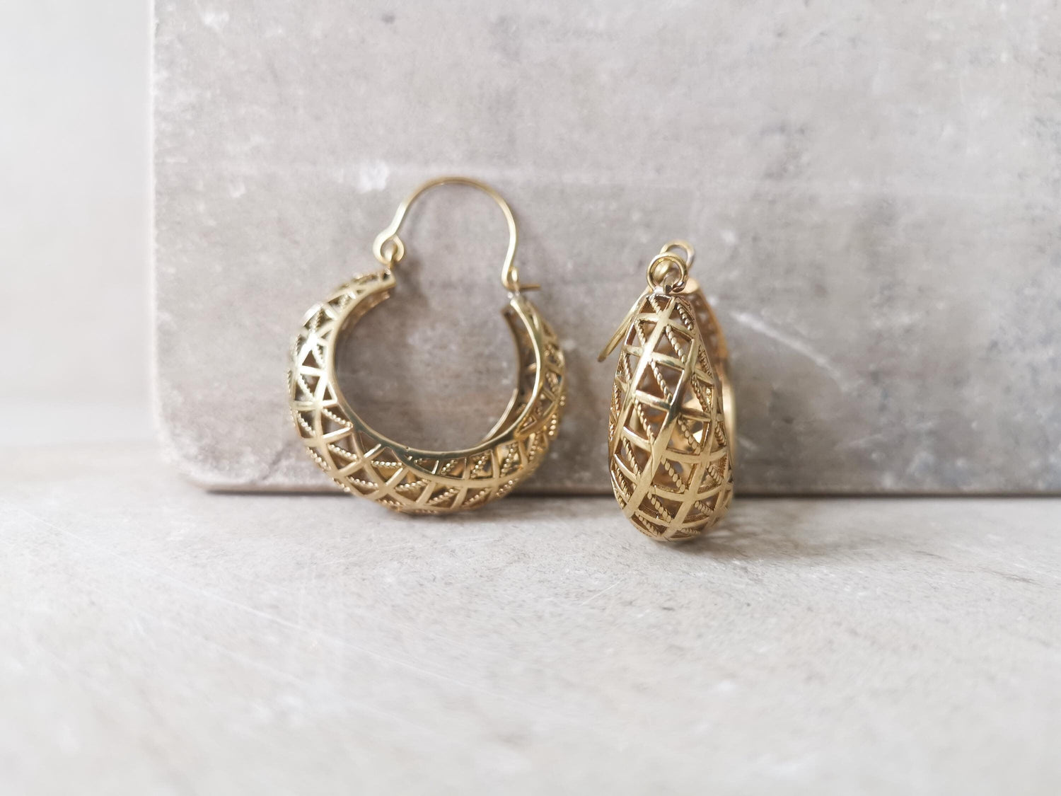 Grandes boucles d'oreilles créoles tribales, boucles d'oreilles dorées tendance, boucles d'oreilles créoles en treillis de laiton, boucles d'oreilles bohèmes épaisses