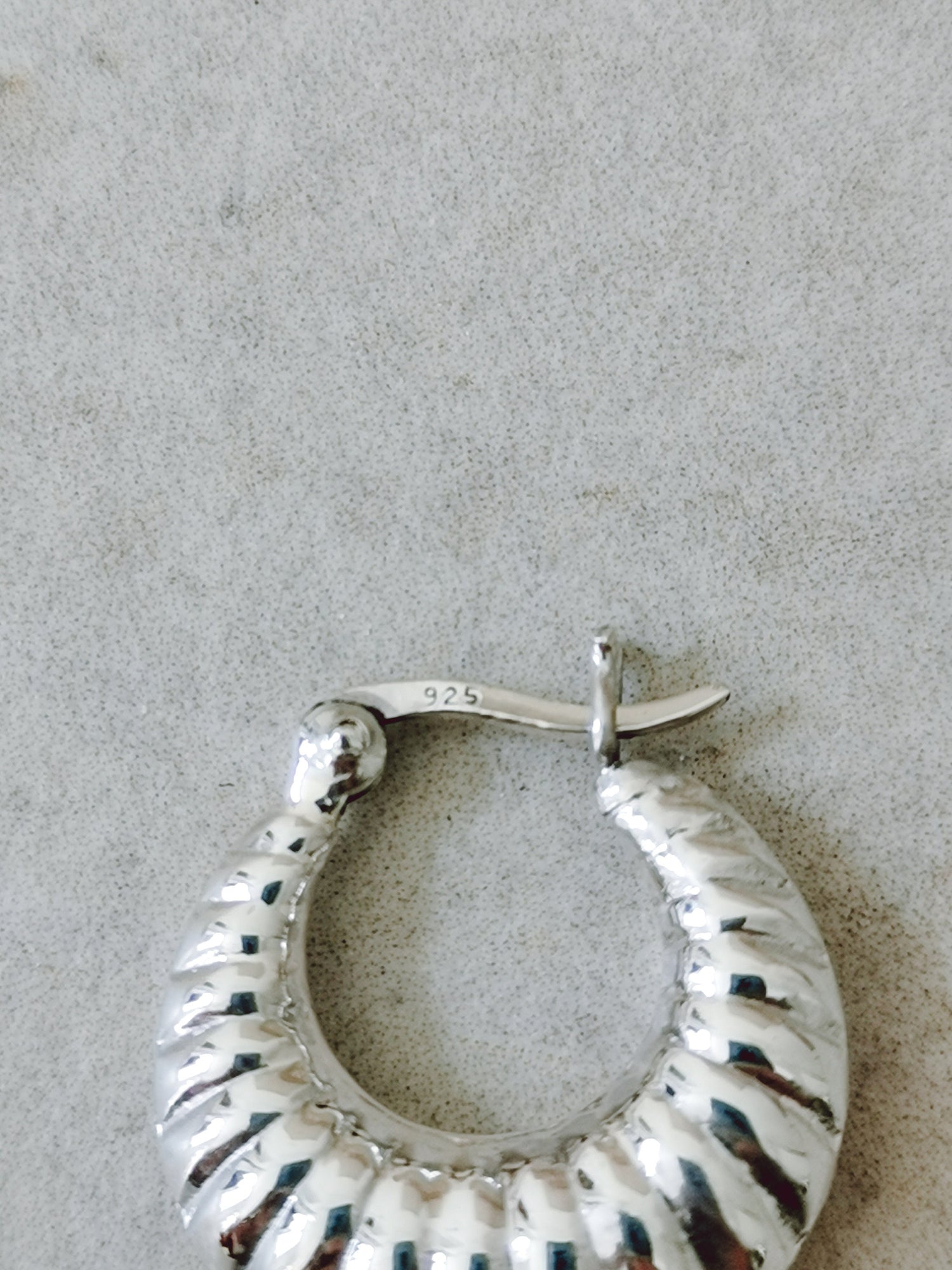 Croissant hoop earrings made of sterling silver, small minimalist 925 silver hoop earrings, silver earrings twisted