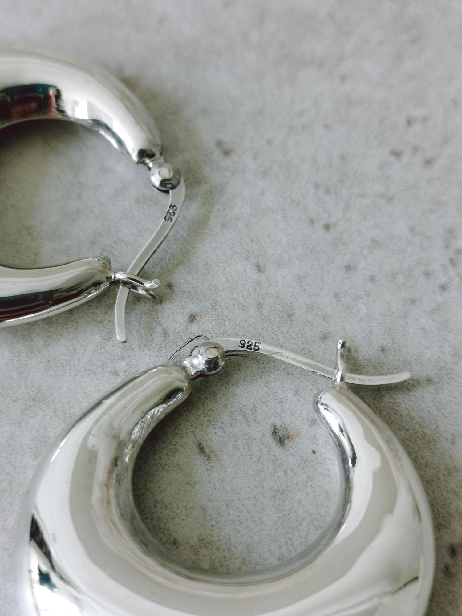 Chunky half moon hoop earrings made of 925 silver, minimalist statement earrings 30mm