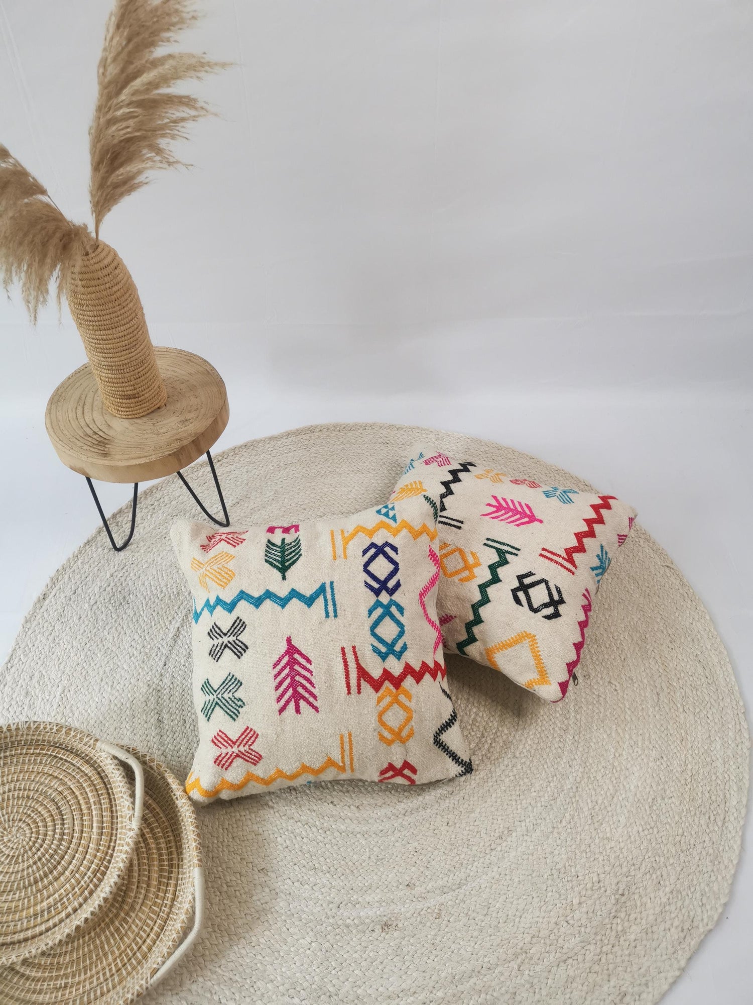 Housse de coussin marocaine, coussin Beni Ourain, motifs géométriques colorés, housse de coussin en laine éclectique, fait main
