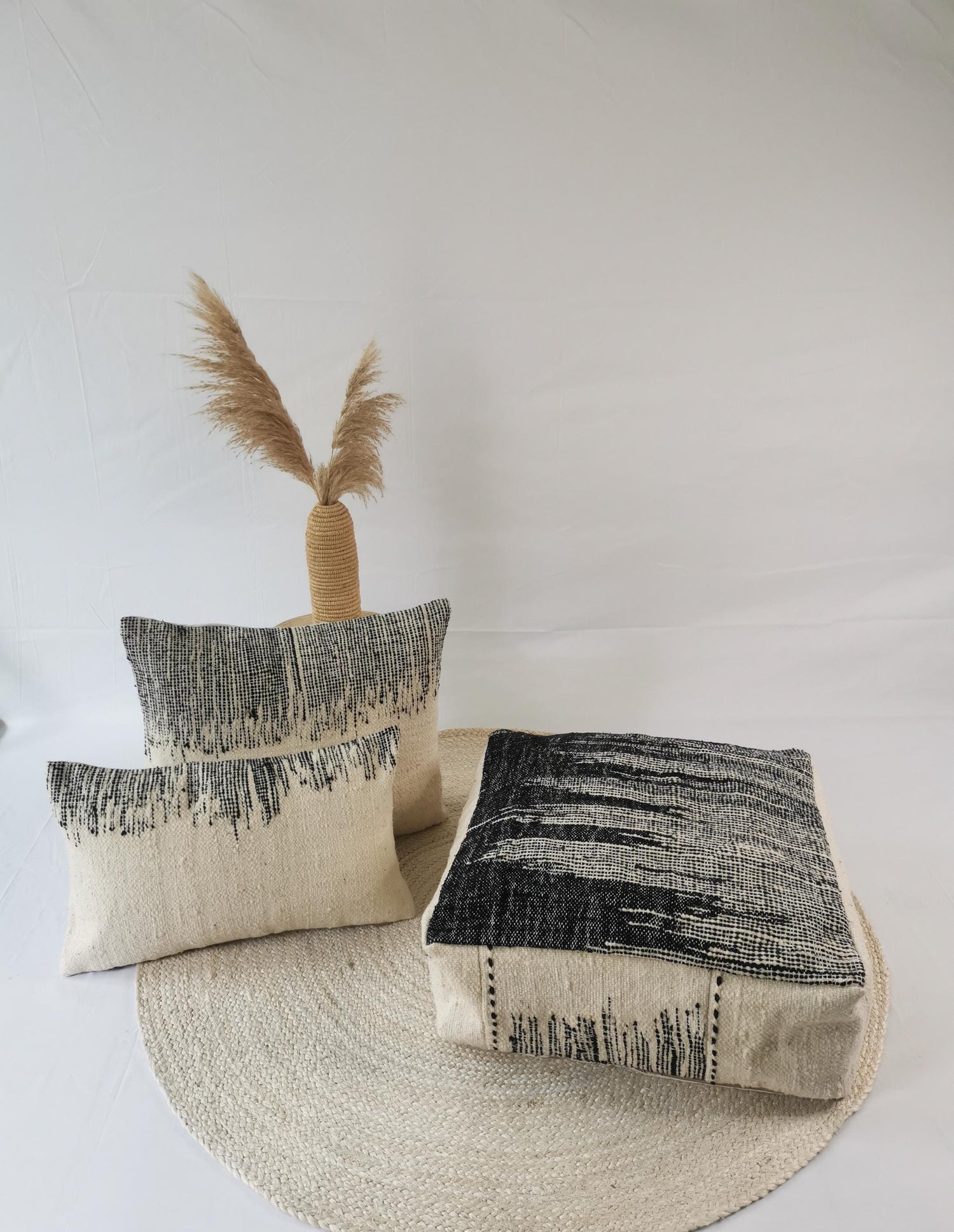 Pouf marocain, coussin de sol berbère, coussin de siège en laine à motif abstrait, décoration d'intérieur éclectique