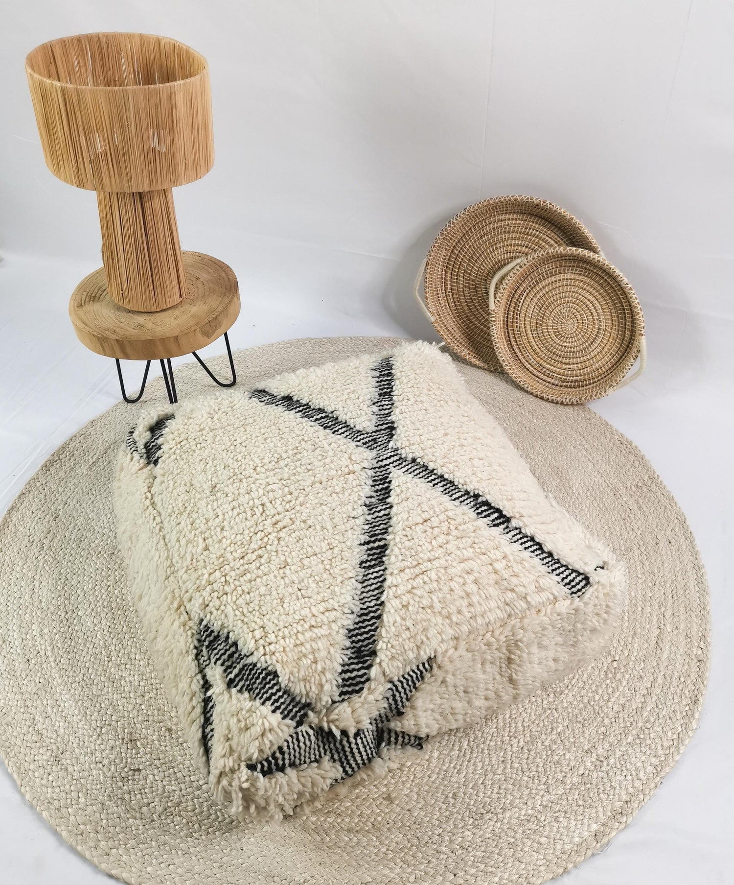 Marokkanischer Pouf, Berber Bodenkissen, Sitzkissen aus Wolle, Vintage Kissen, Boho Sitzkissen Marrakesch, Beni Ourain
