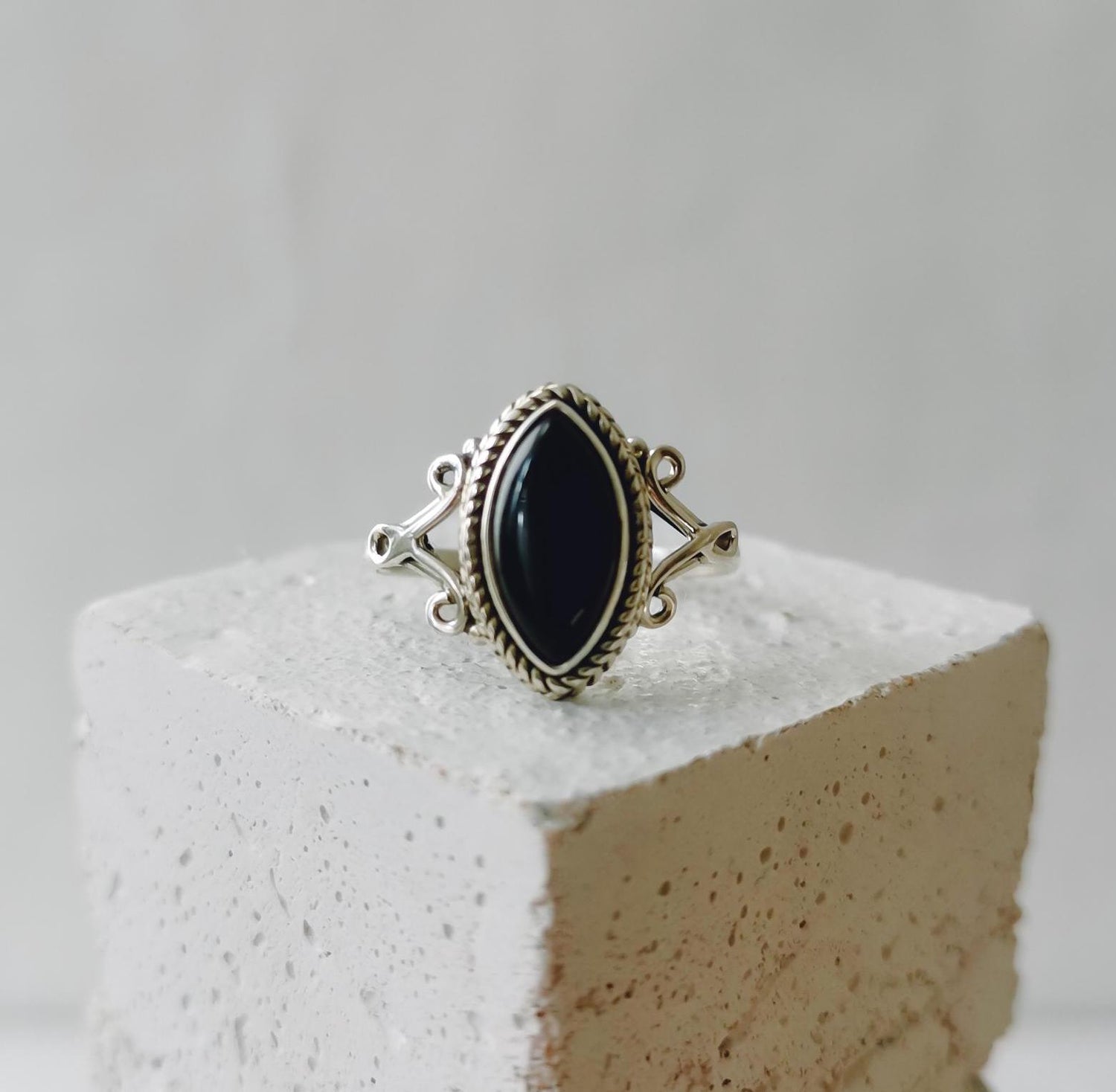 Bague en argent 925 avec pierre d'onyx ovale, bague en argent avec onyx noir, bague en argent sterling avec pierre précieuse d'onyx