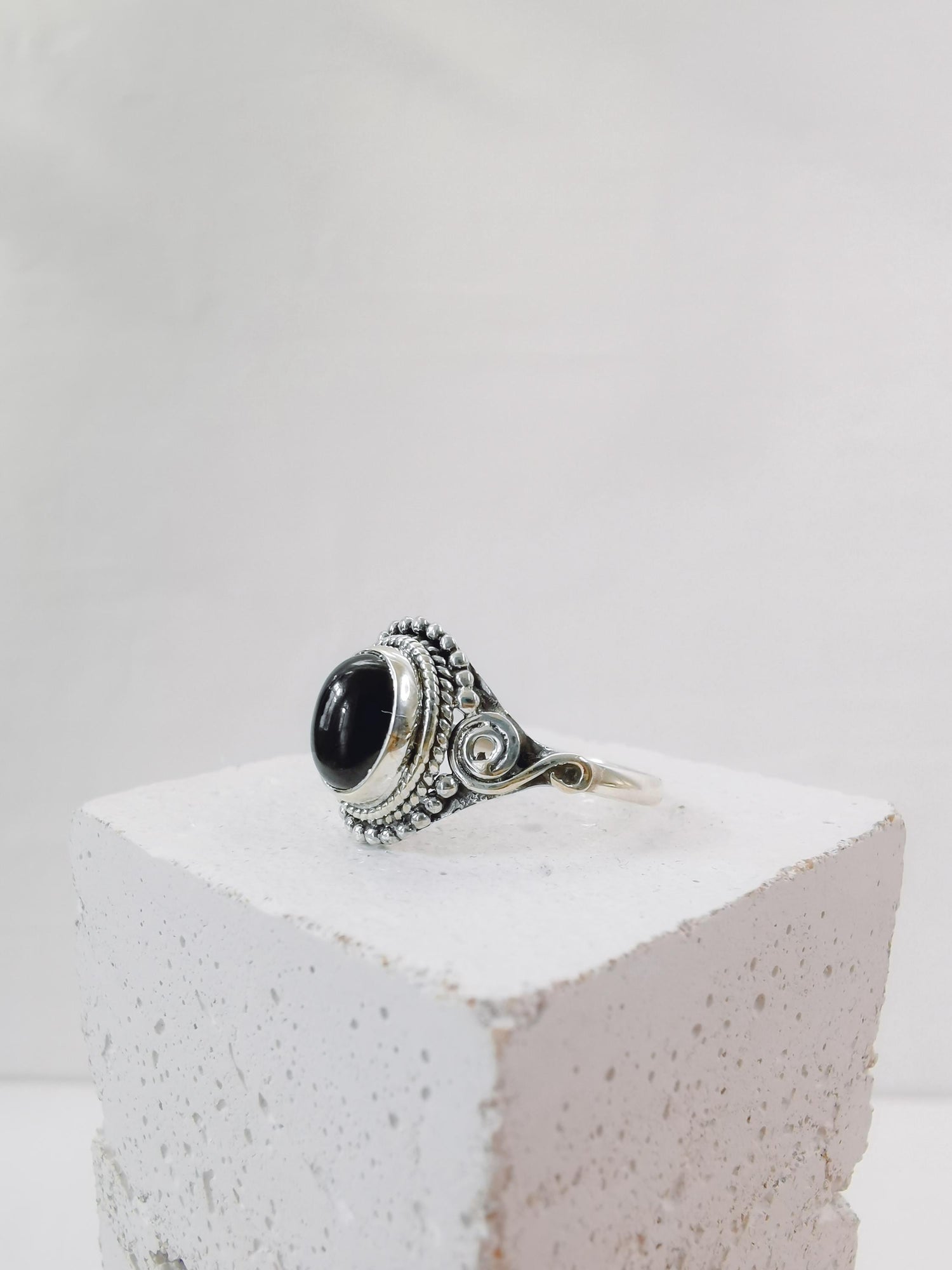 Bague en argent 925 avec pierre d'onyx ovale, bague en argent avec onyx noir, bague en argent sterling avec pierre précieuse d'onyx