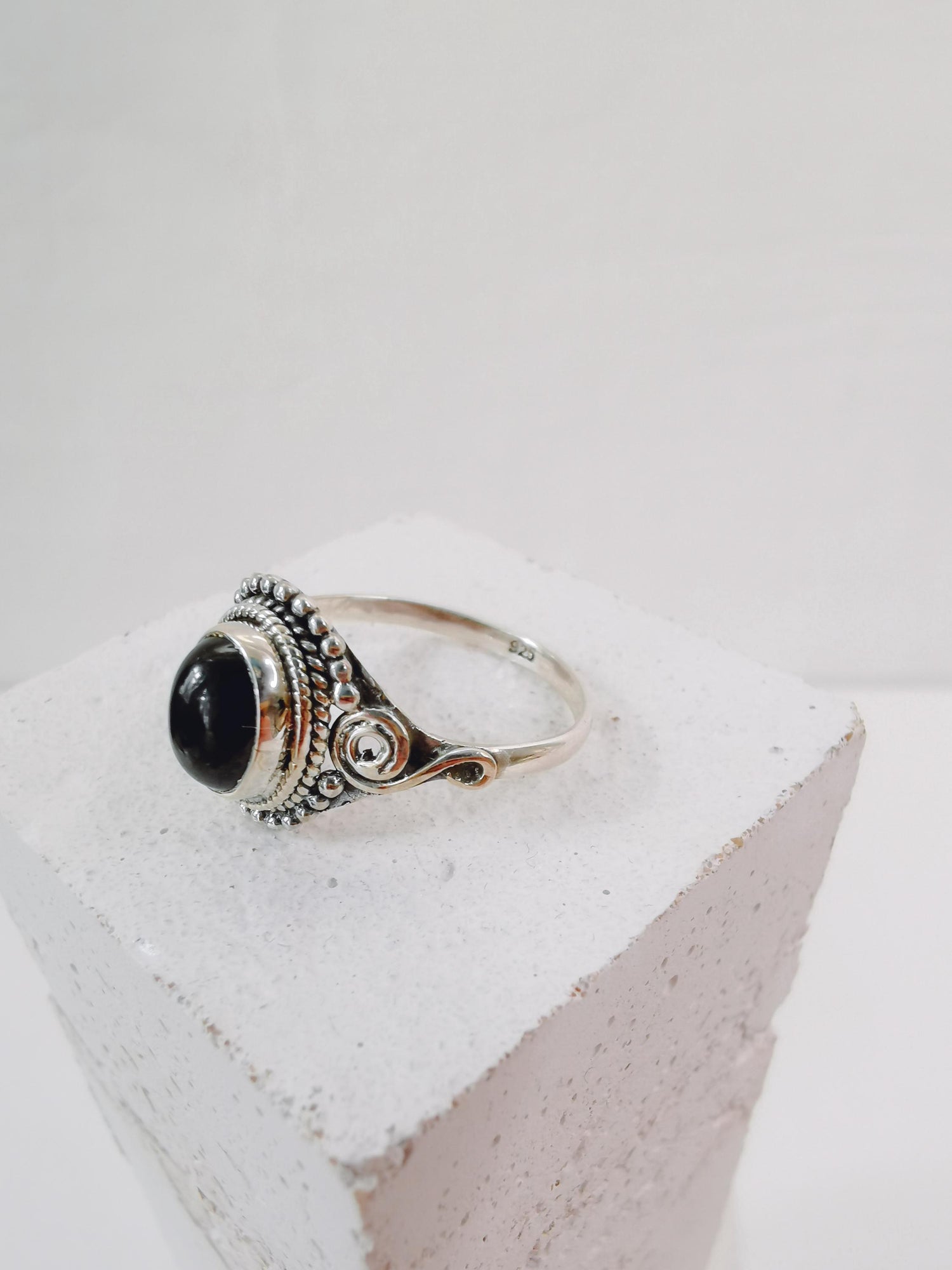 Bague en argent 925 avec pierre d'onyx ovale, bague en argent avec onyx noir, bague en argent sterling avec pierre précieuse d'onyx