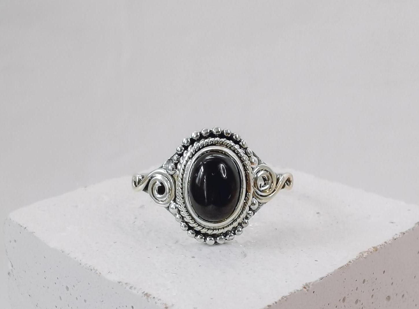 Bague en argent 925 avec pierre d'onyx ovale, bague en argent avec onyx noir, bague en argent sterling avec pierre précieuse d'onyx