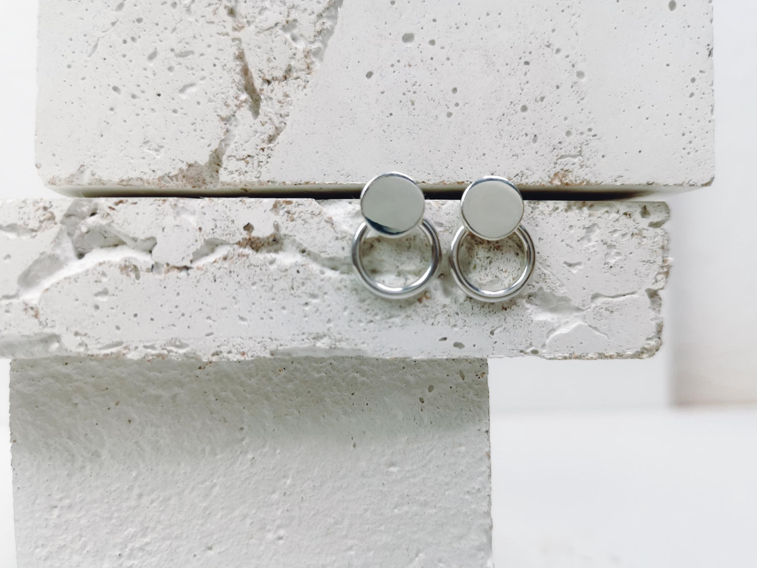 Circle stud earrings made of 925 silver, minimalist small circle earrings