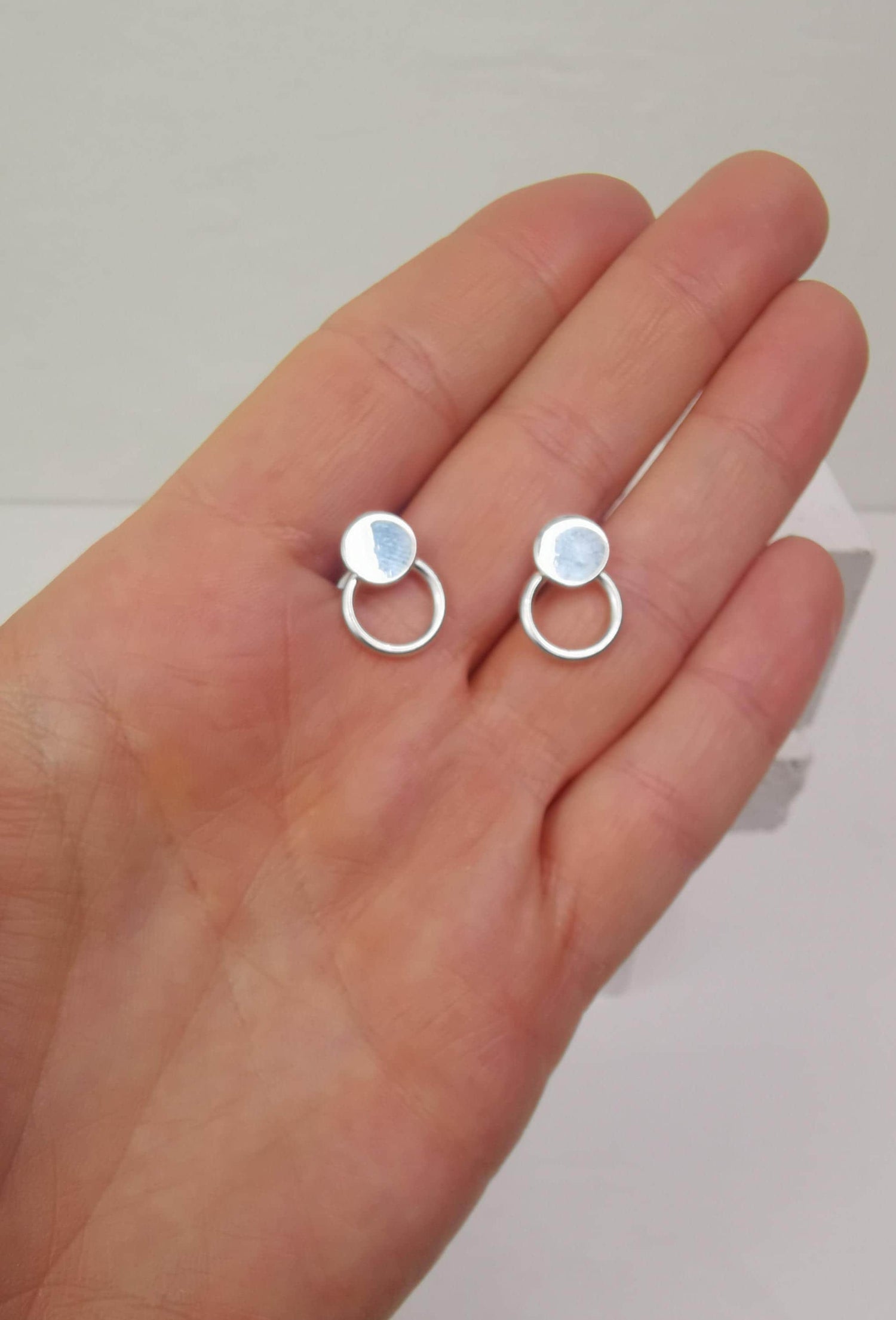 Circle stud earrings made of 925 silver, minimalist small circle earrings