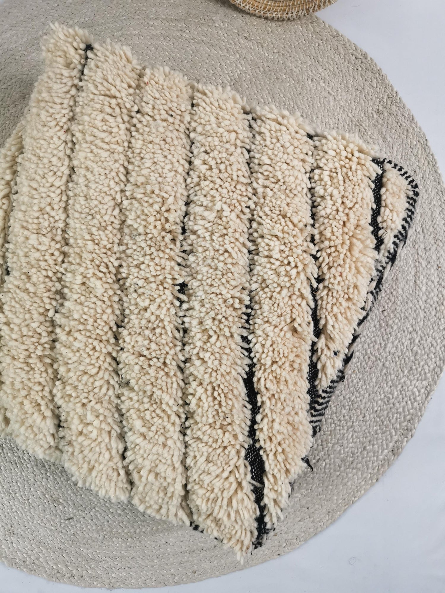 Marokkanischer Vintage Pouf, Berber Bodenkissen, Sitzkissen aus 100% Wolle, Vintage Bodenkissen mit Streifen, Boho Sitzkissen