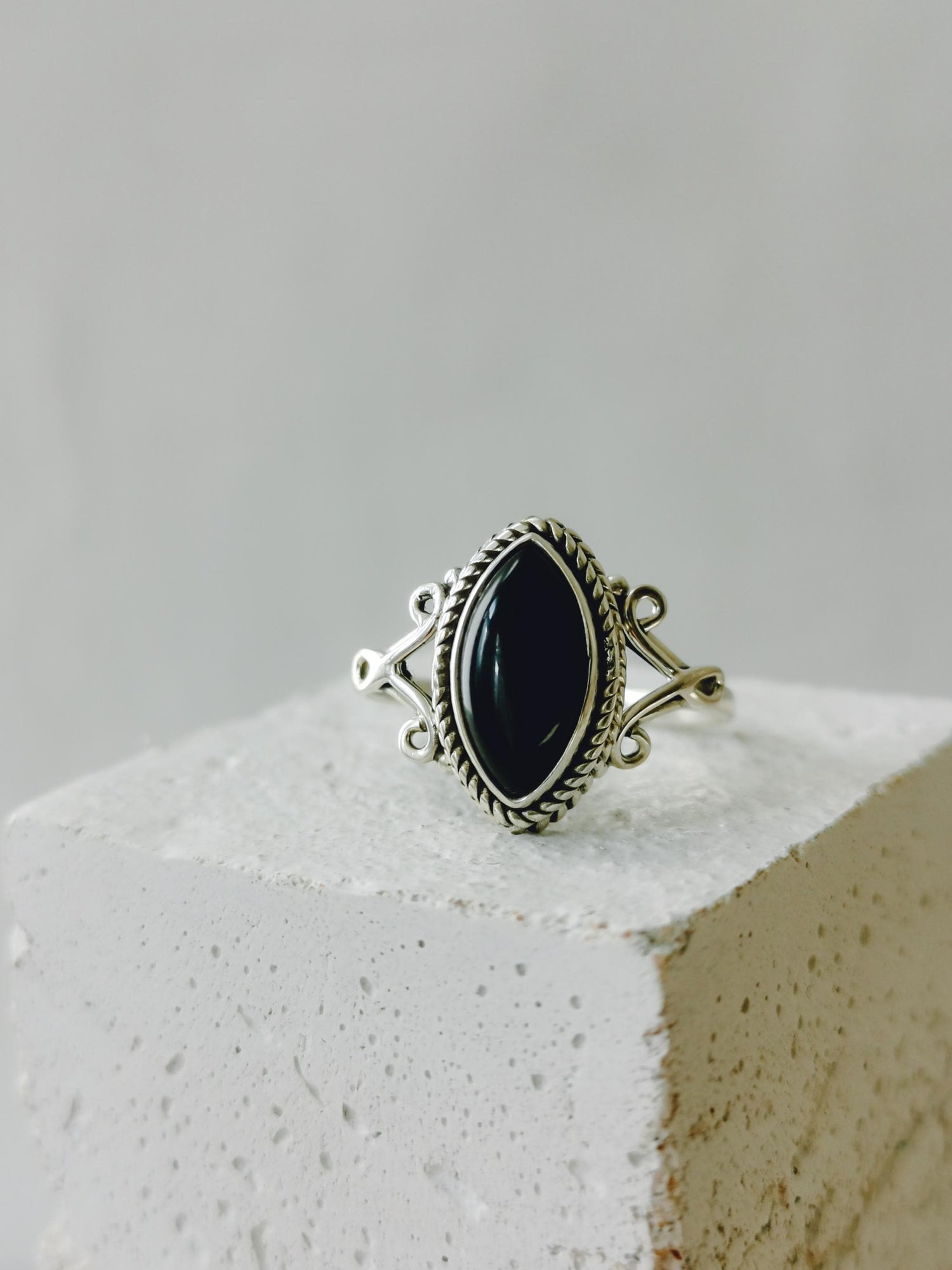 Bague en argent 925 avec pierre d'onyx ovale, bague en argent avec onyx noir, bague en argent sterling avec pierre précieuse d'onyx