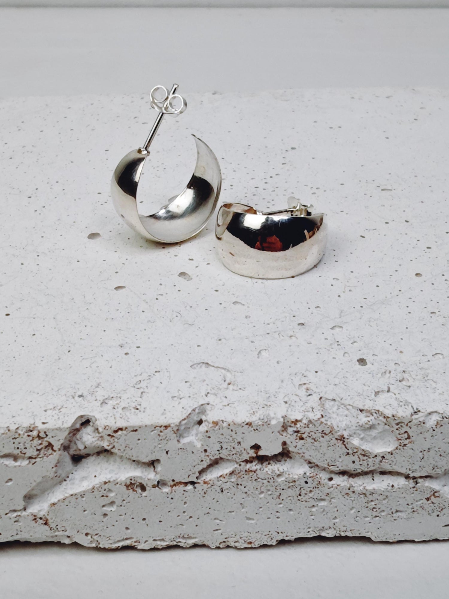 Sterling silver wide stud earrings, chunky silver earrings 18 mm, minimalist open earrings 925 silver