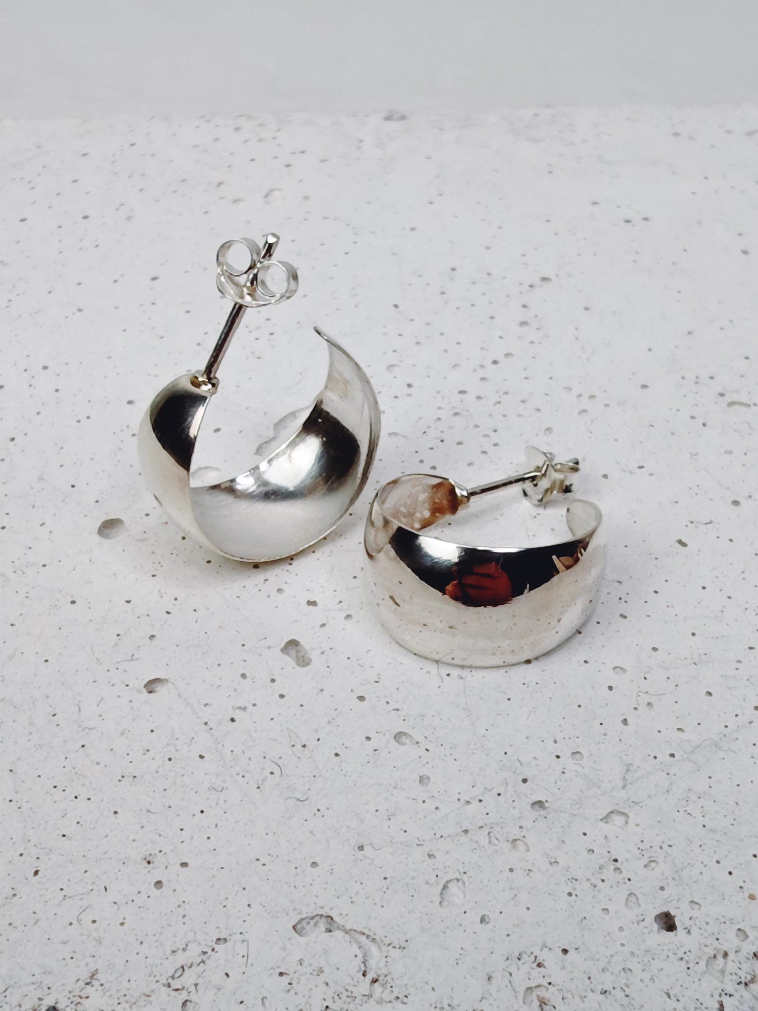 Sterling silver wide stud earrings, chunky silver earrings 18 mm, minimalist open earrings 925 silver