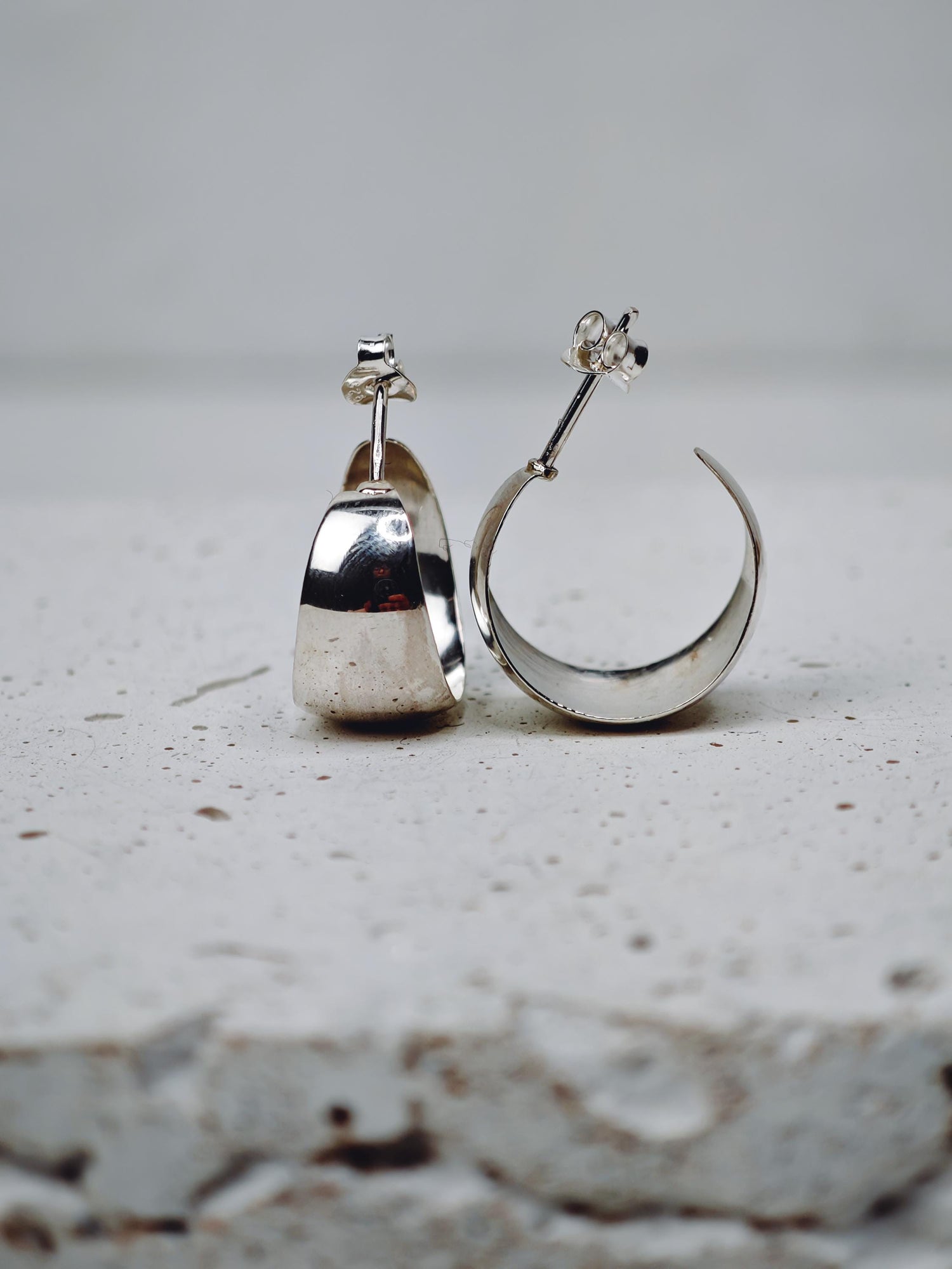 Sterling silver wide stud earrings, chunky silver earrings 18 mm, minimalist open earrings 925 silver