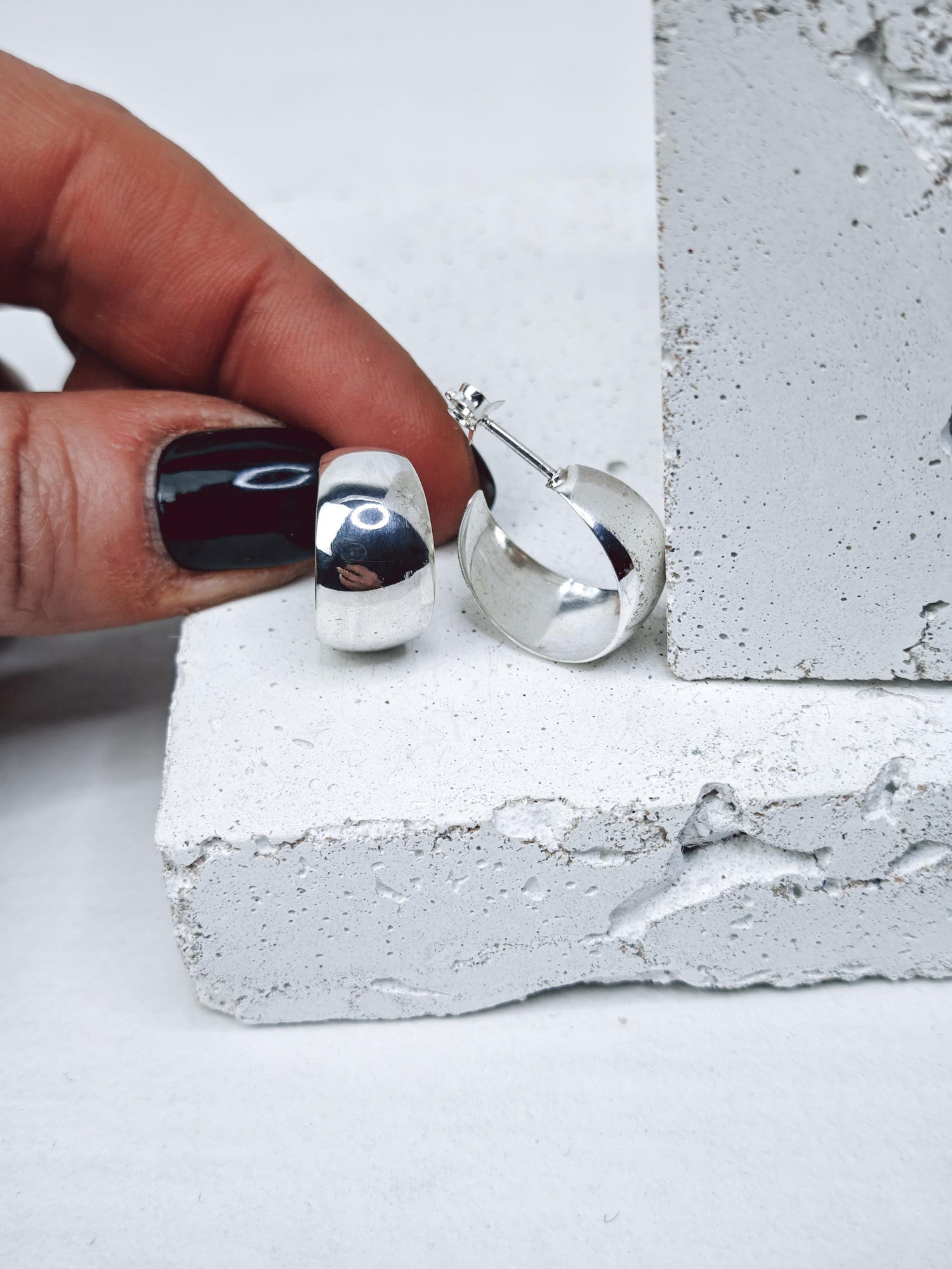 Sterling silver wide stud earrings, chunky silver earrings 18 mm, minimalist open earrings 925 silver