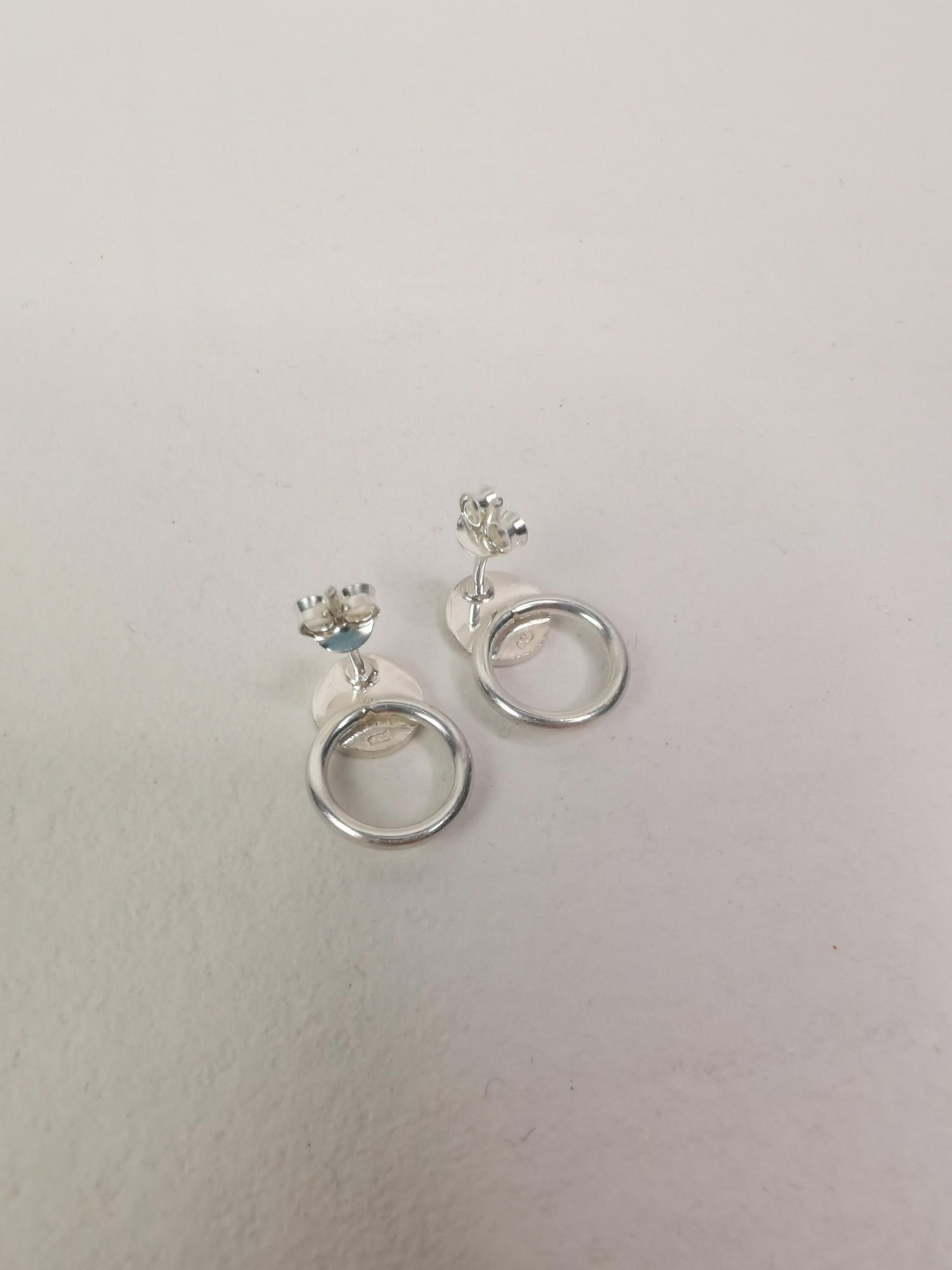Circle stud earrings made of 925 silver, minimalist small circle earrings