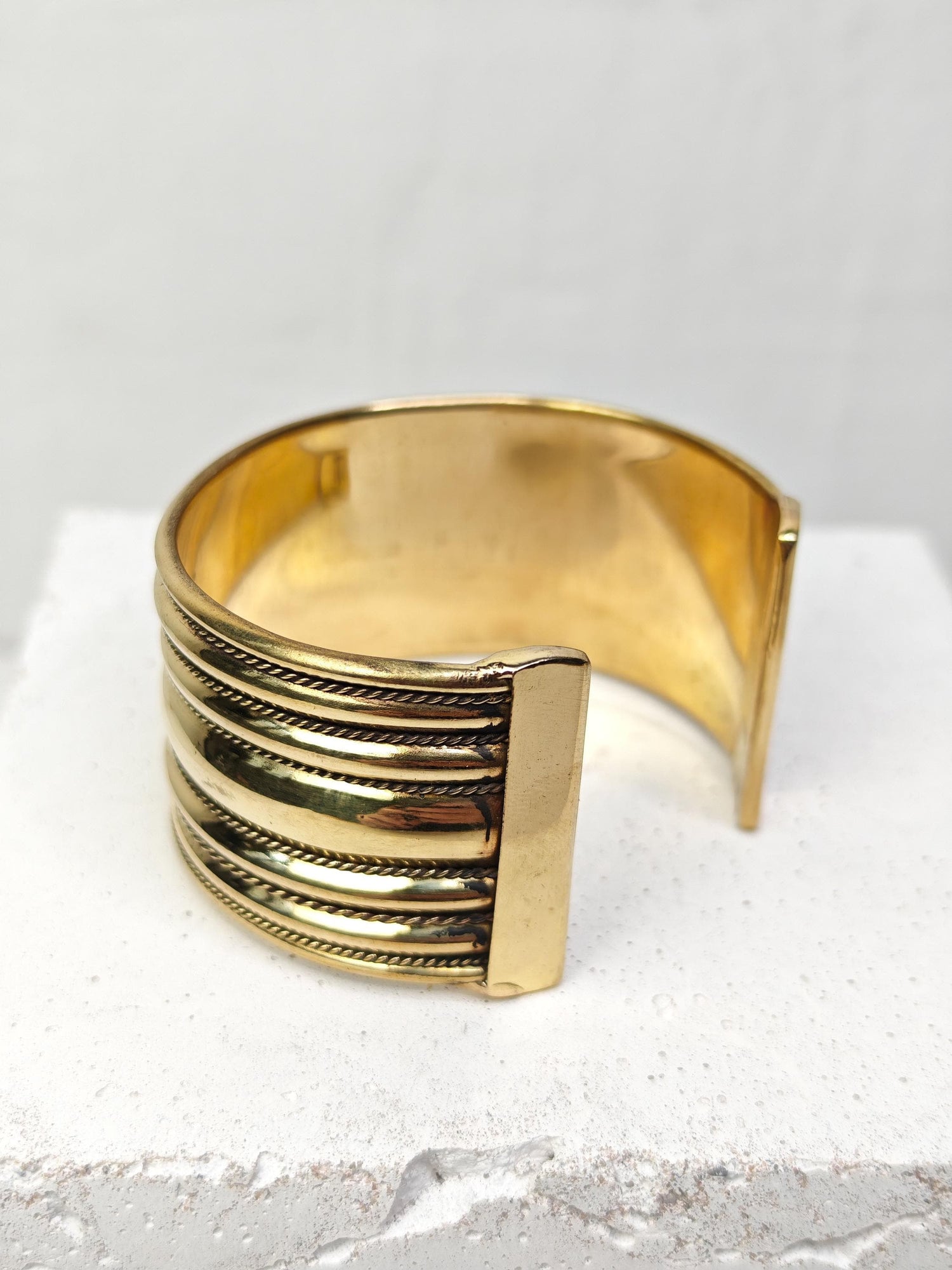 Breiter Messing Armreif, Verstellbarer Armreif gold, Statement Armreif, Manschette Armreif aus Messing