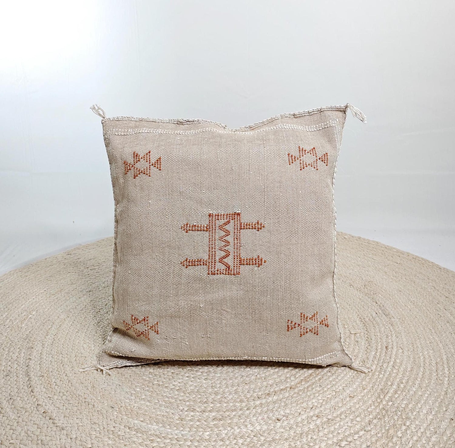 Coussin Sabra du Maroc, Housse de coussin éclectique Boho, Housse de coussin oriental marocain en beige et terre cuite avec motif beber