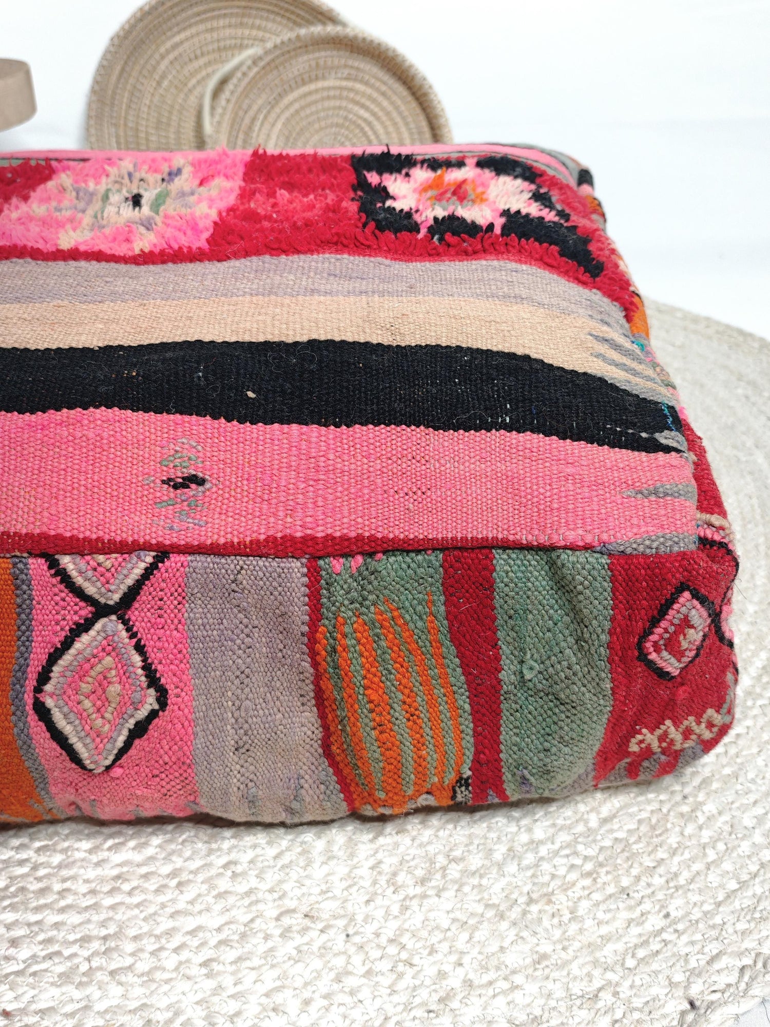 Pouf marocain, coussin de sol Beni Ourain coloré à motif géométrique, coussin d'assise bohème en laine, fait main