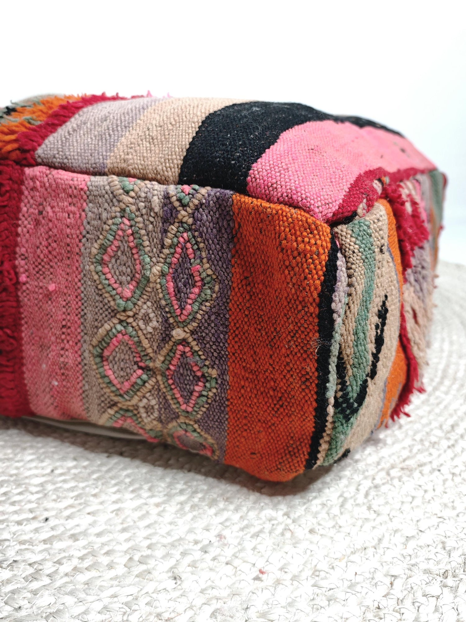 Pouf marocain, coussin de sol Beni Ourain coloré à motif géométrique, coussin d'assise bohème en laine, fait main